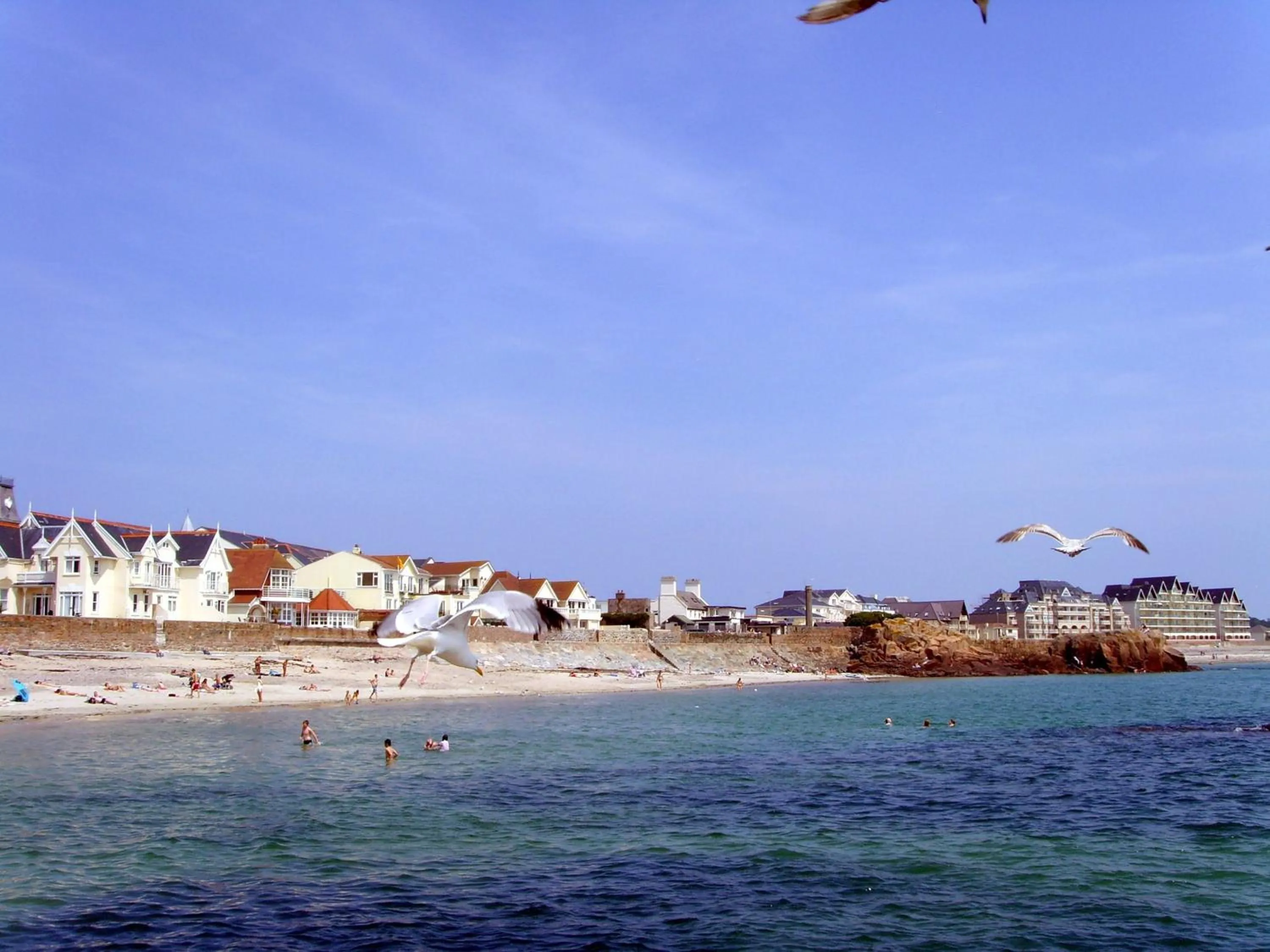 Decorative detail in Hotel De Normandie