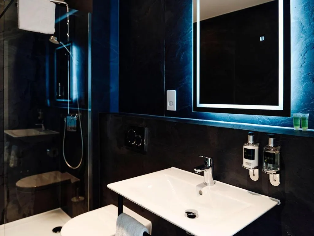 Bathroom in Hotel De Normandie