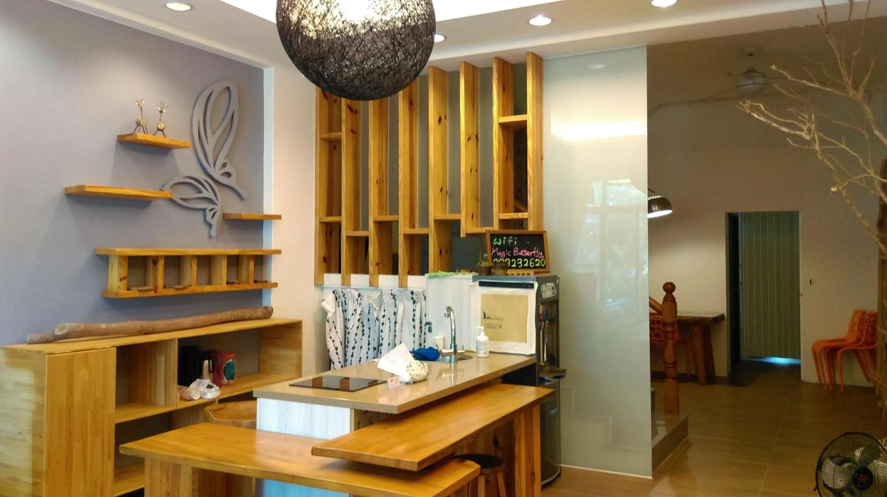 Communal lounge/ TV room in Magic Butterfly