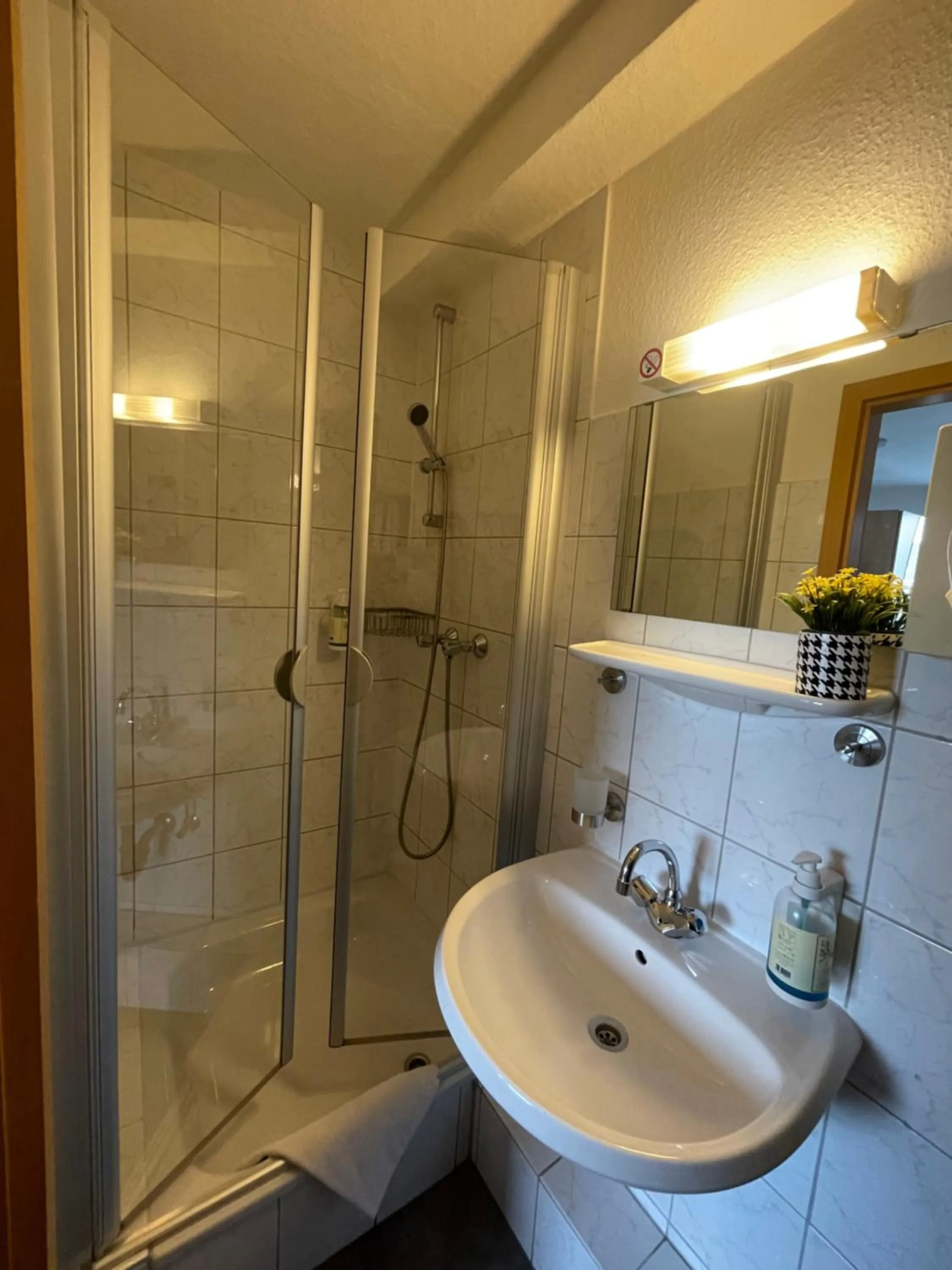 Shower in Residenz Hotel Wuppertal