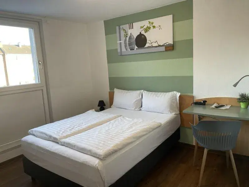 Bedroom, Bed in Residenz Hotel Wuppertal Bedroom, Bed in Residenz Hotel Wuppertal