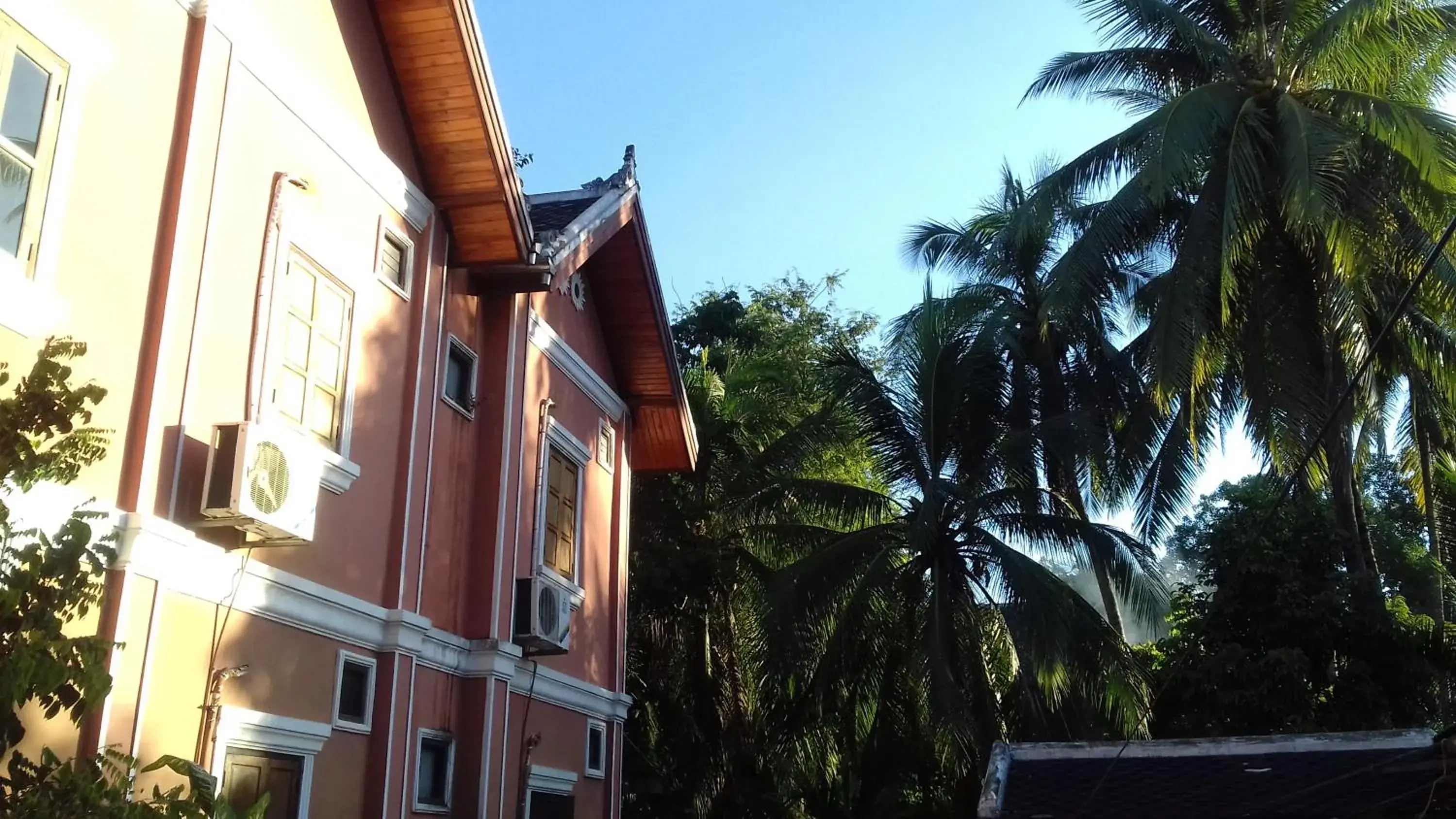 Property building in Villay Vanh Place House Property building in Villay Vanh Place House