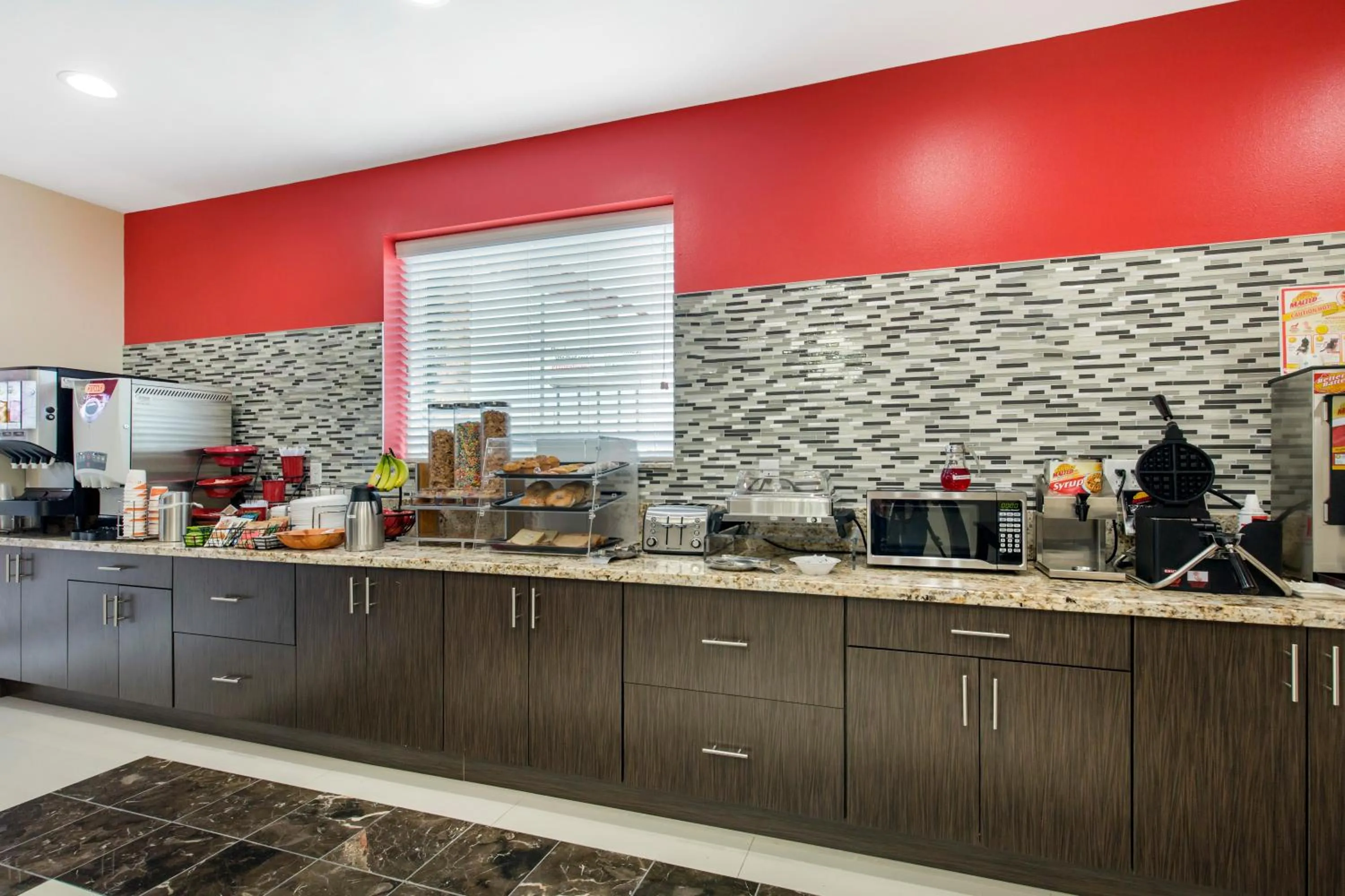 Area and facilities in Econo Lodge Inn & Suites Houston Willowbrook