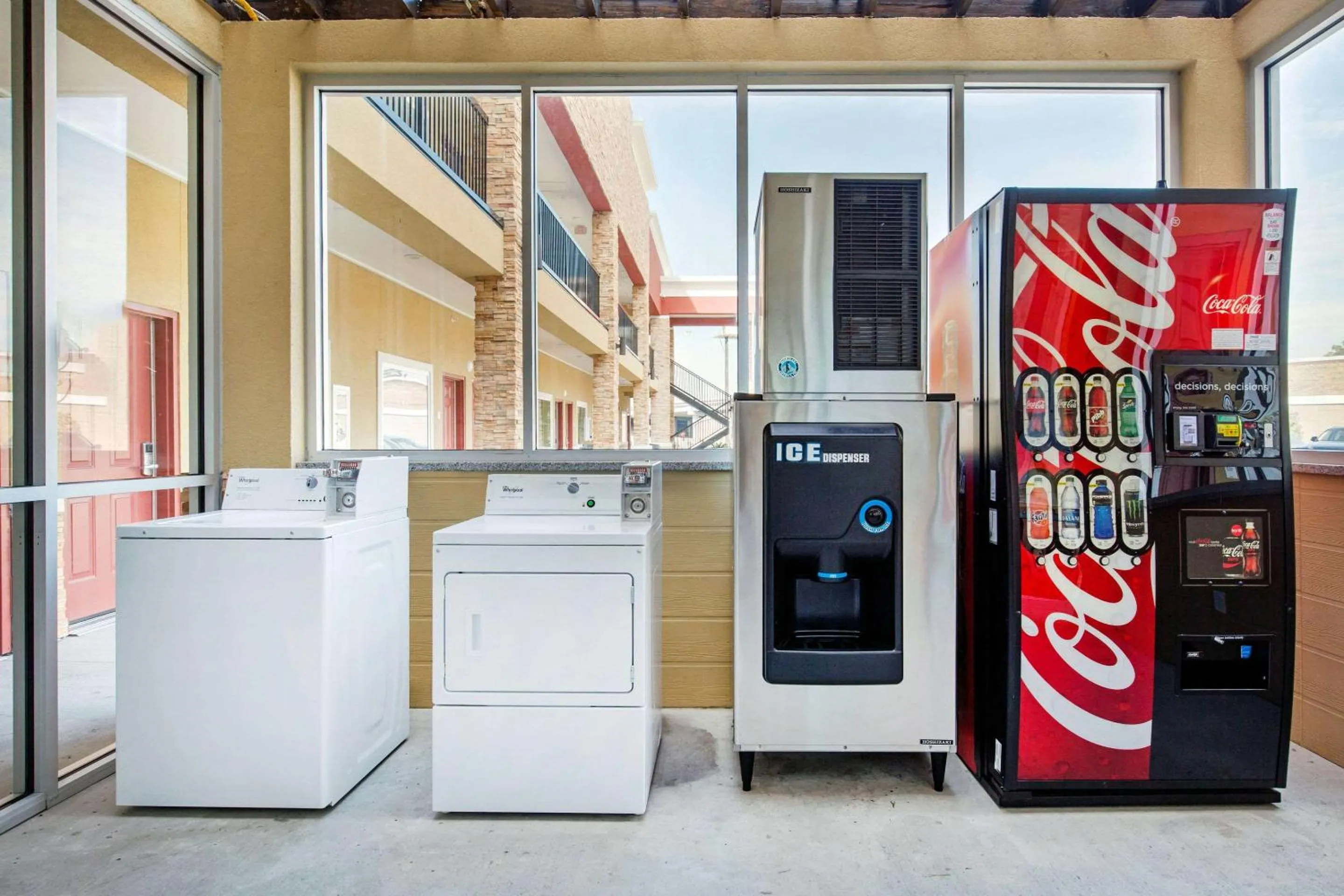 laundry in Econo Lodge Inn & Suites Houston Willowbrook