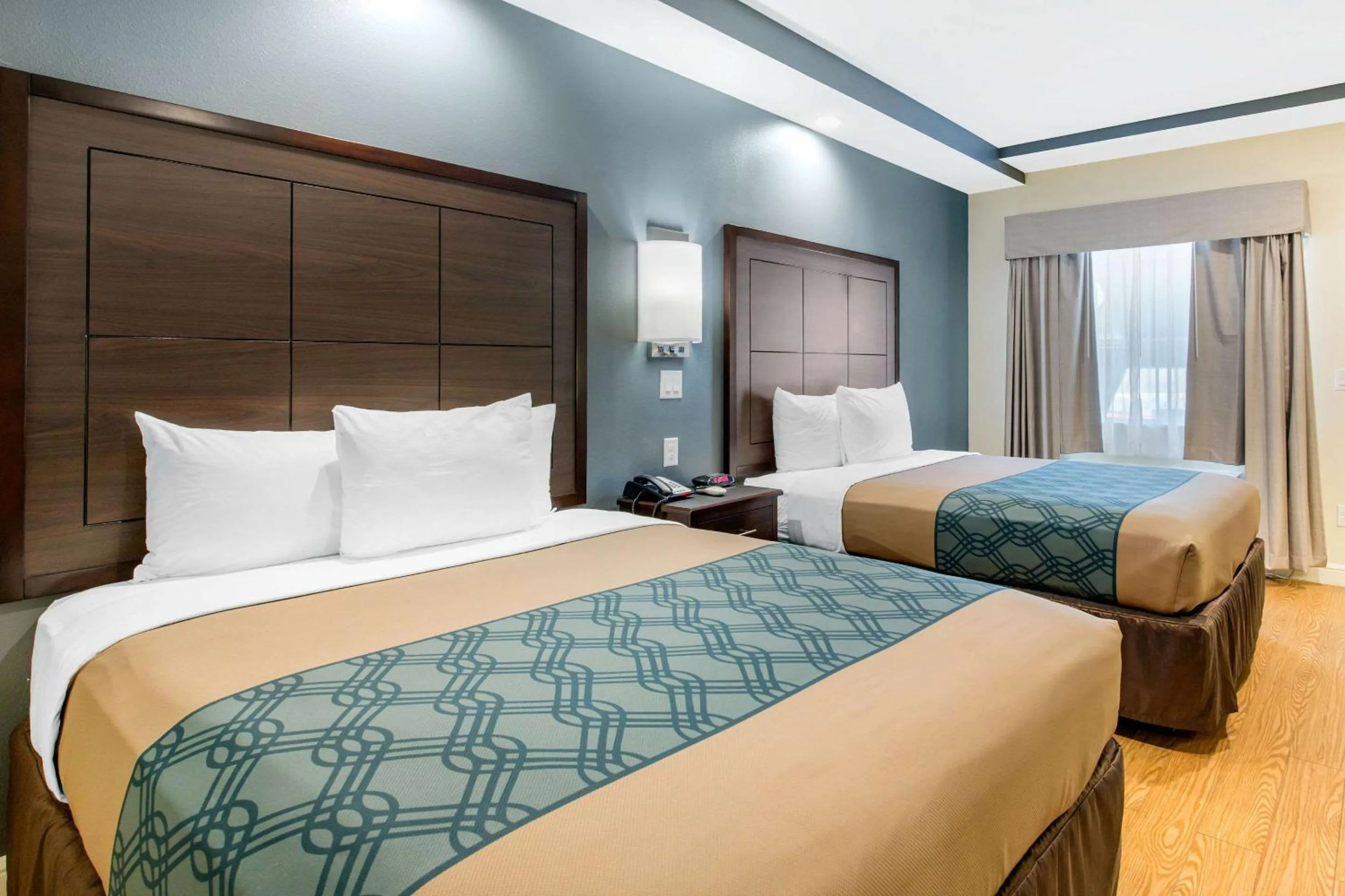 Bedroom, Bed in Econo Lodge Inn & Suites Houston Willowbrook