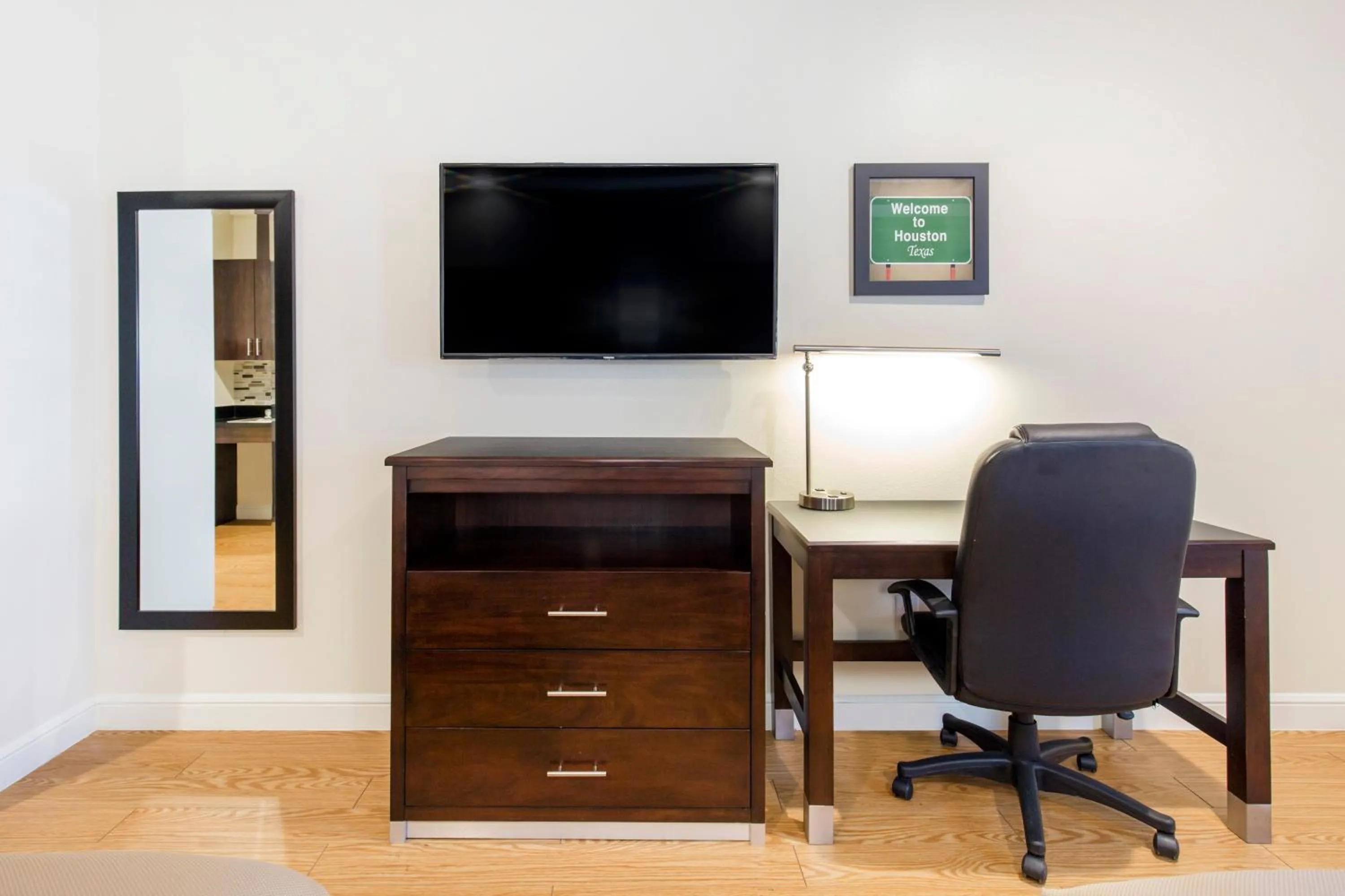 Econo Lodge Inn & Suites Houston Willowbrook