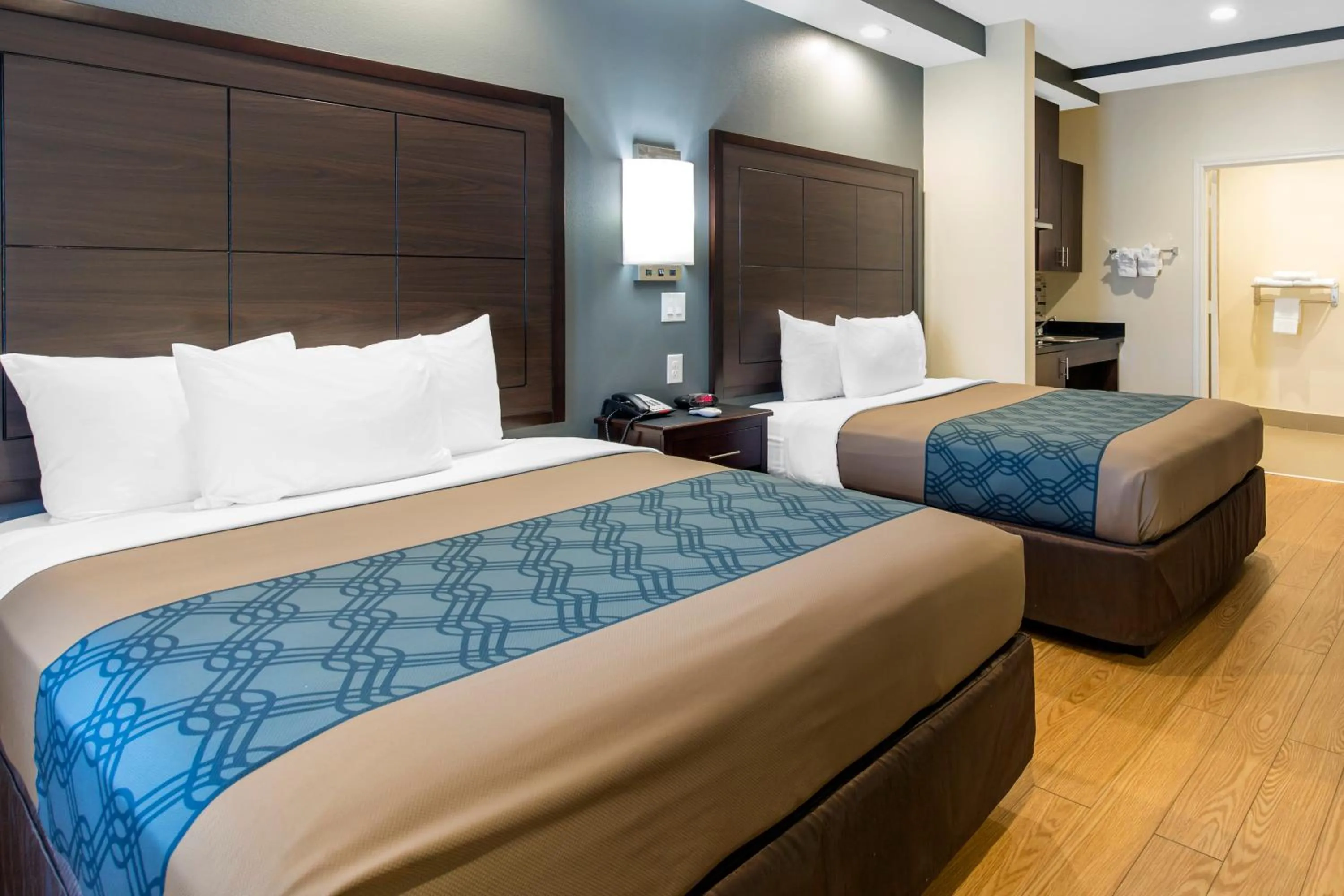 Bedroom, Bed in Econo Lodge Inn & Suites Houston Willowbrook