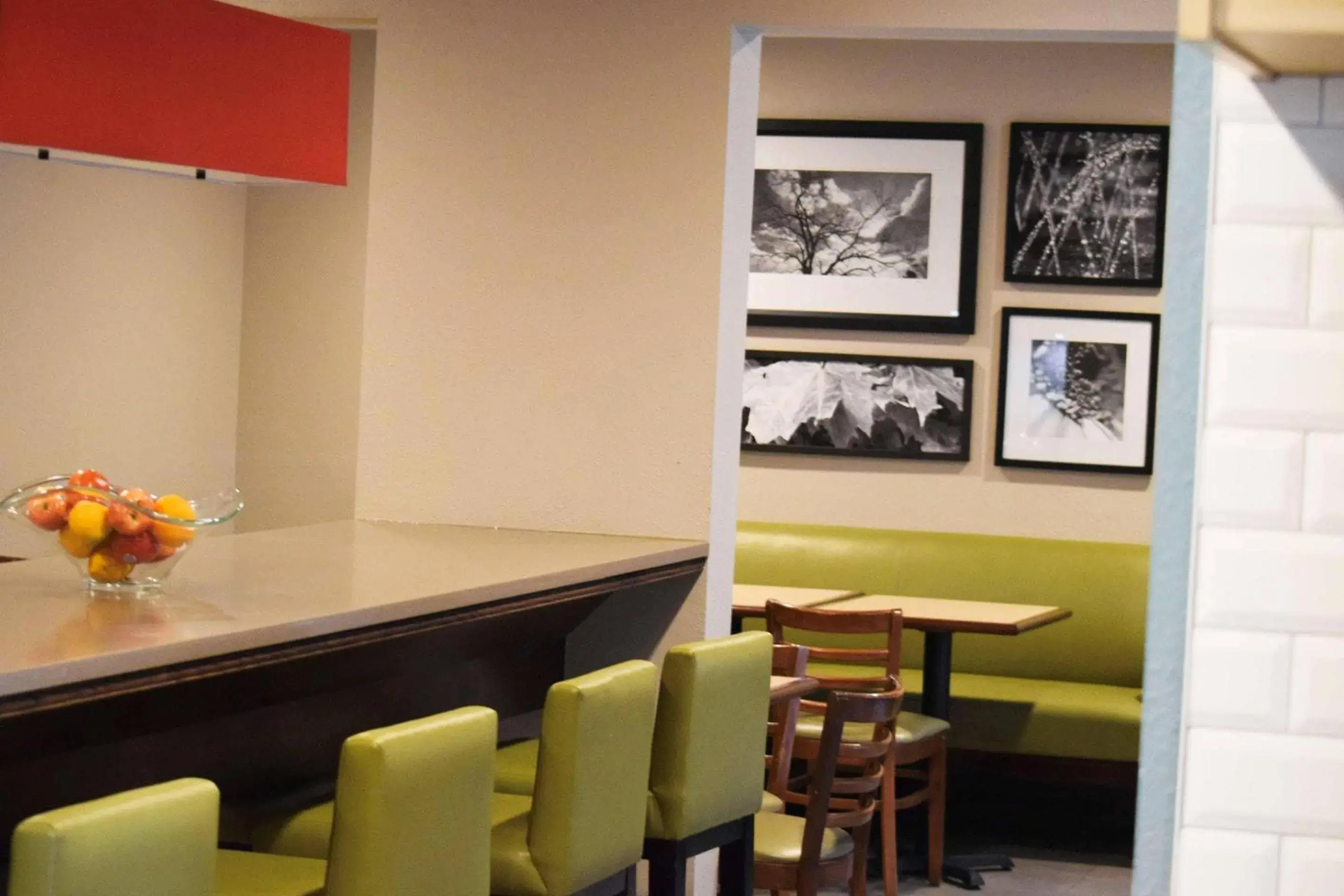 Restaurant/places to eat in Country Inn & Suites by Radisson, Lincoln North Hotel and Conference Center, NE Restaurant/places to eat in Country Inn & Suites by Radisson, Lincoln North Hotel and Conference Center, NE