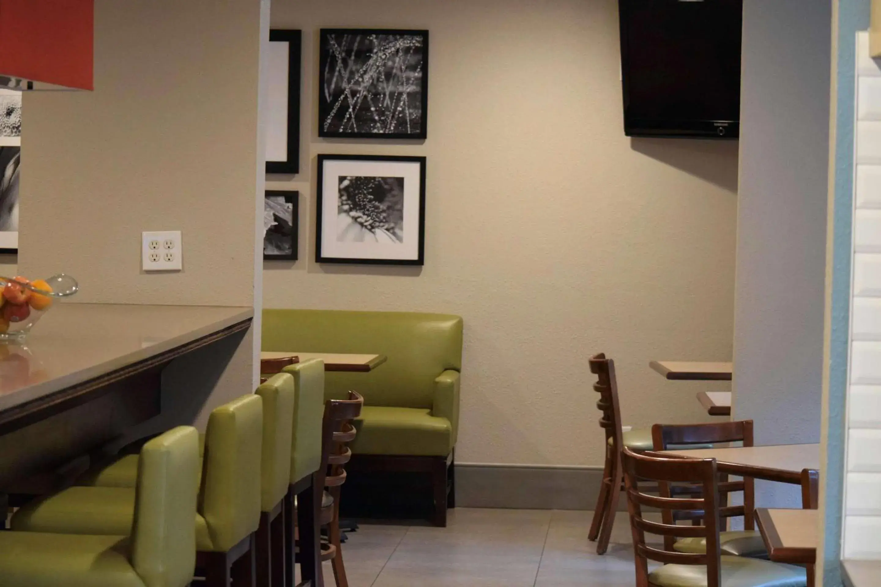 Restaurant/places to eat in Country Inn & Suites by Radisson, Lincoln North Hotel and Conference Center, NE Restaurant/places to eat in Country Inn & Suites by Radisson, Lincoln North Hotel and Conference Center, NE