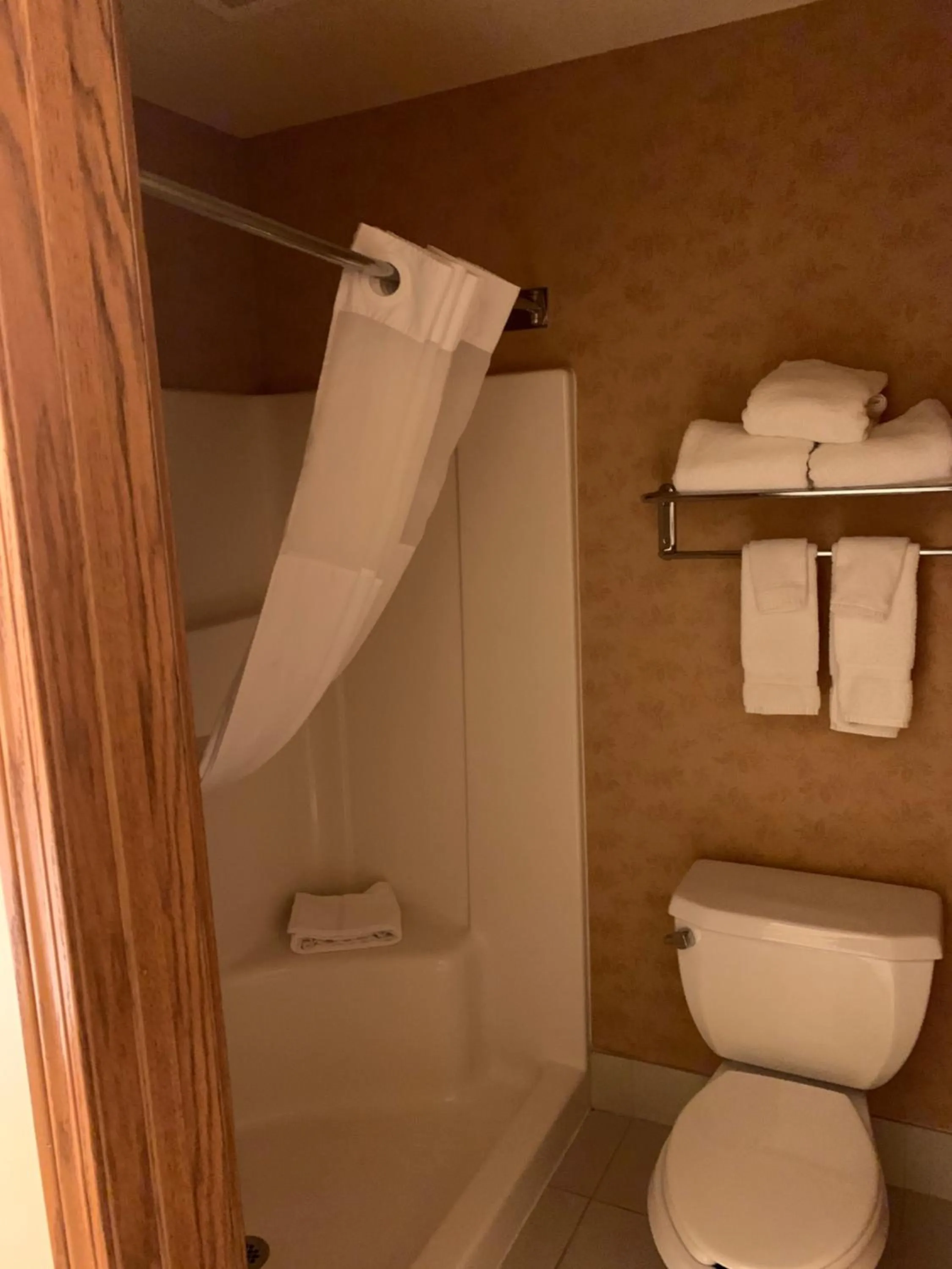 Shower in Country Inn & Suites by Radisson, Lincoln North Hotel and Conference Center, NE