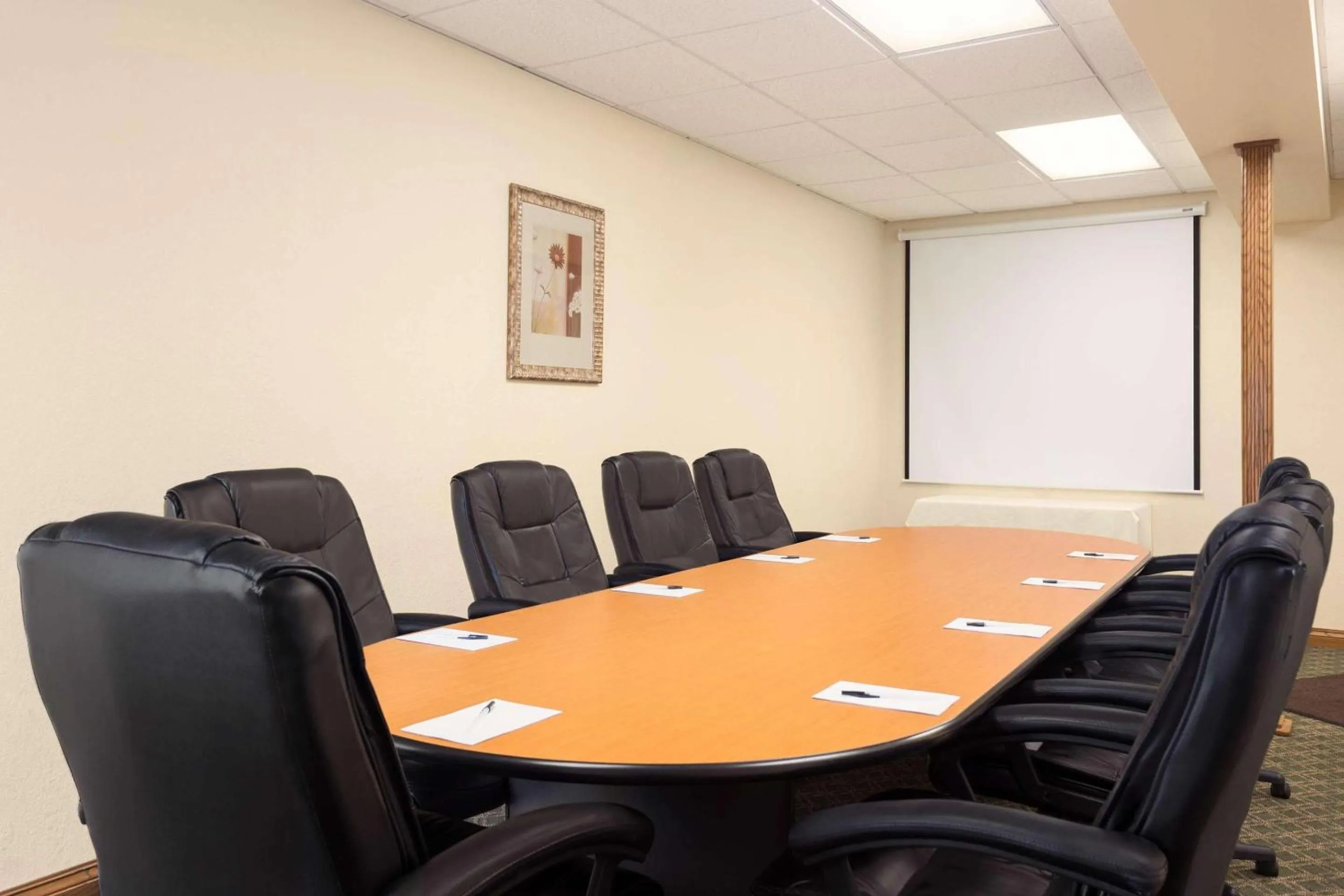 Meeting/conference room in Country Inn & Suites by Radisson, Lincoln North Hotel and Conference Center, NE