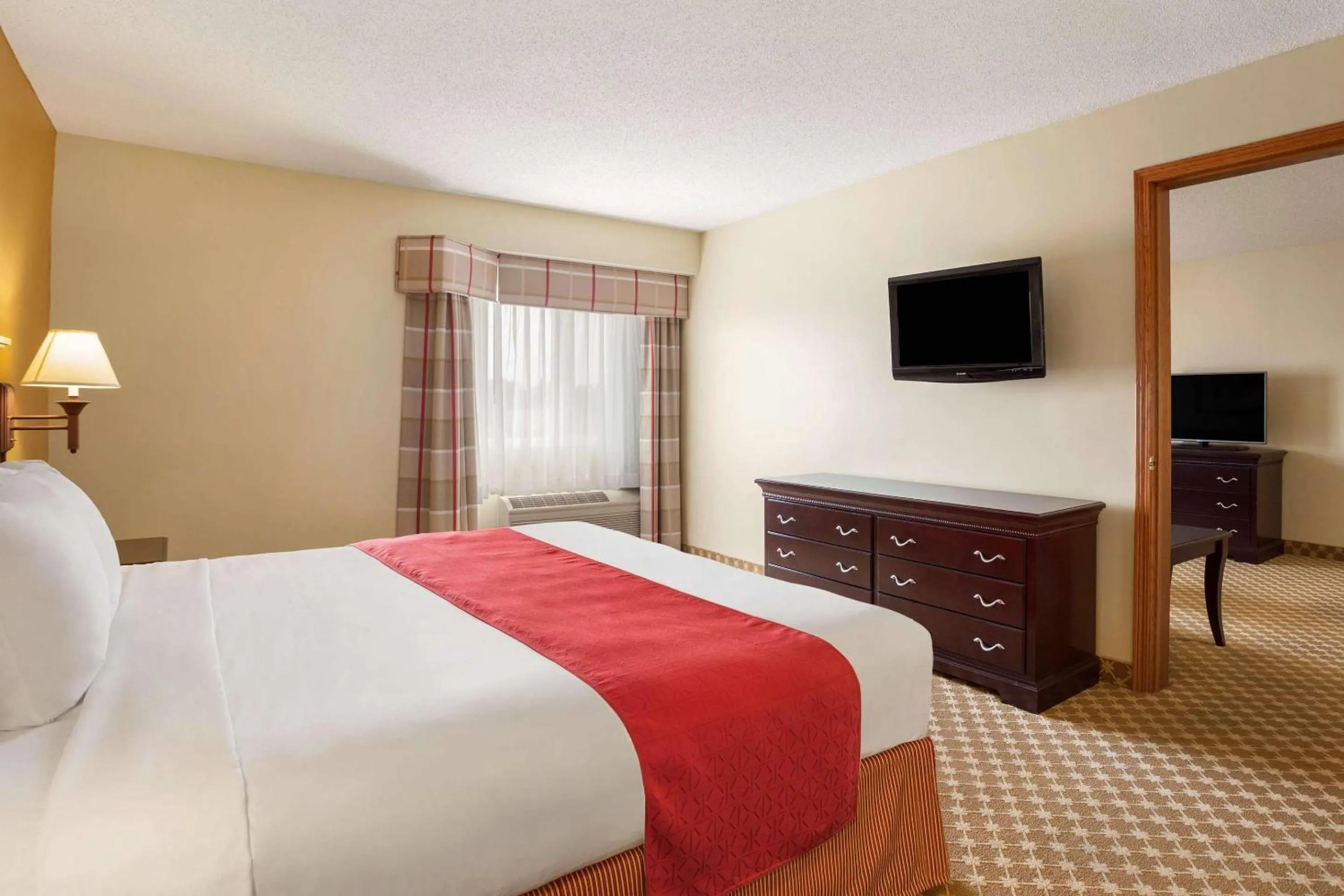 Bedroom, Bed in Country Inn & Suites by Radisson, Lincoln North Hotel and Conference Center, NE
