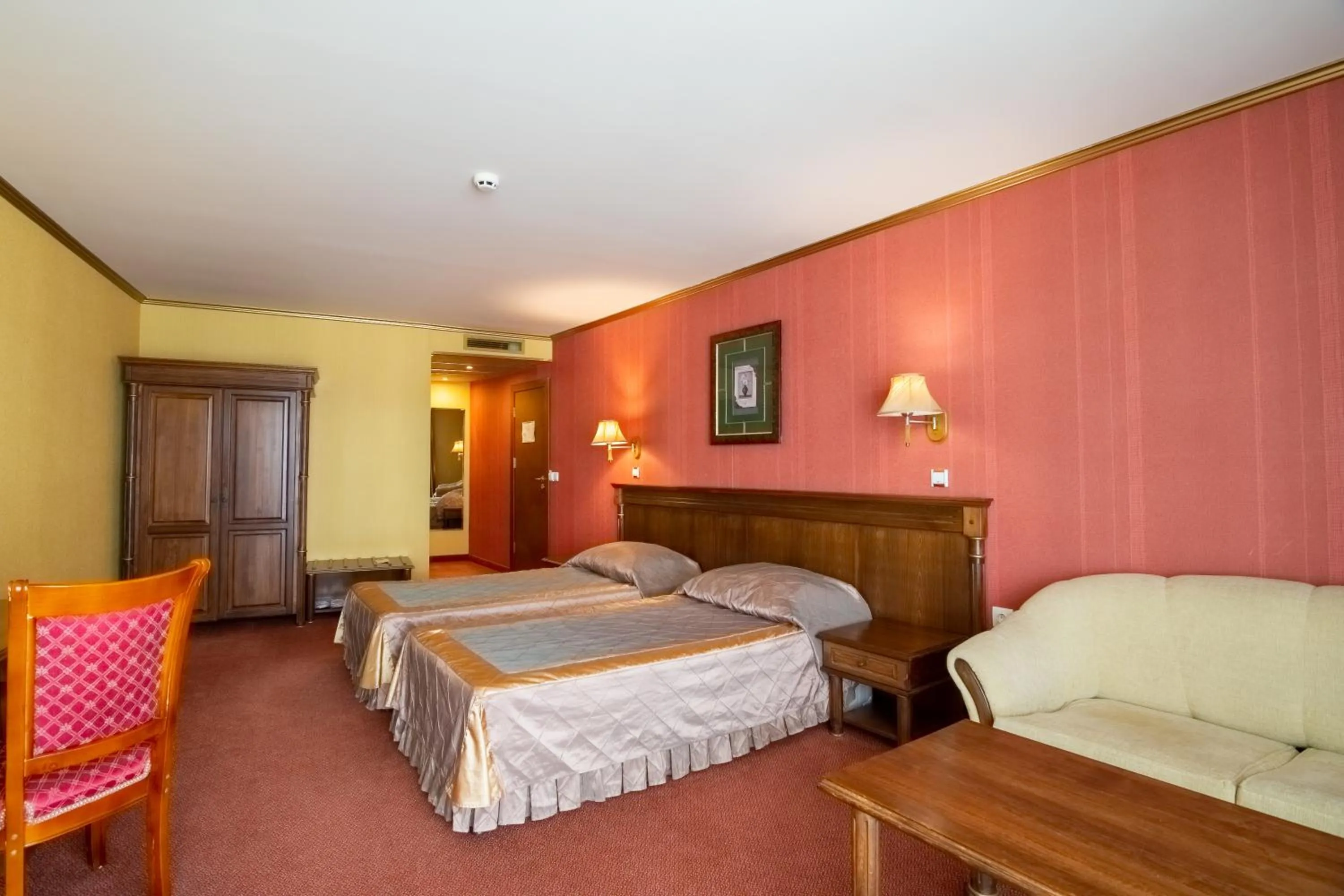 Photo of the whole room, Bed in Hotel Mistral