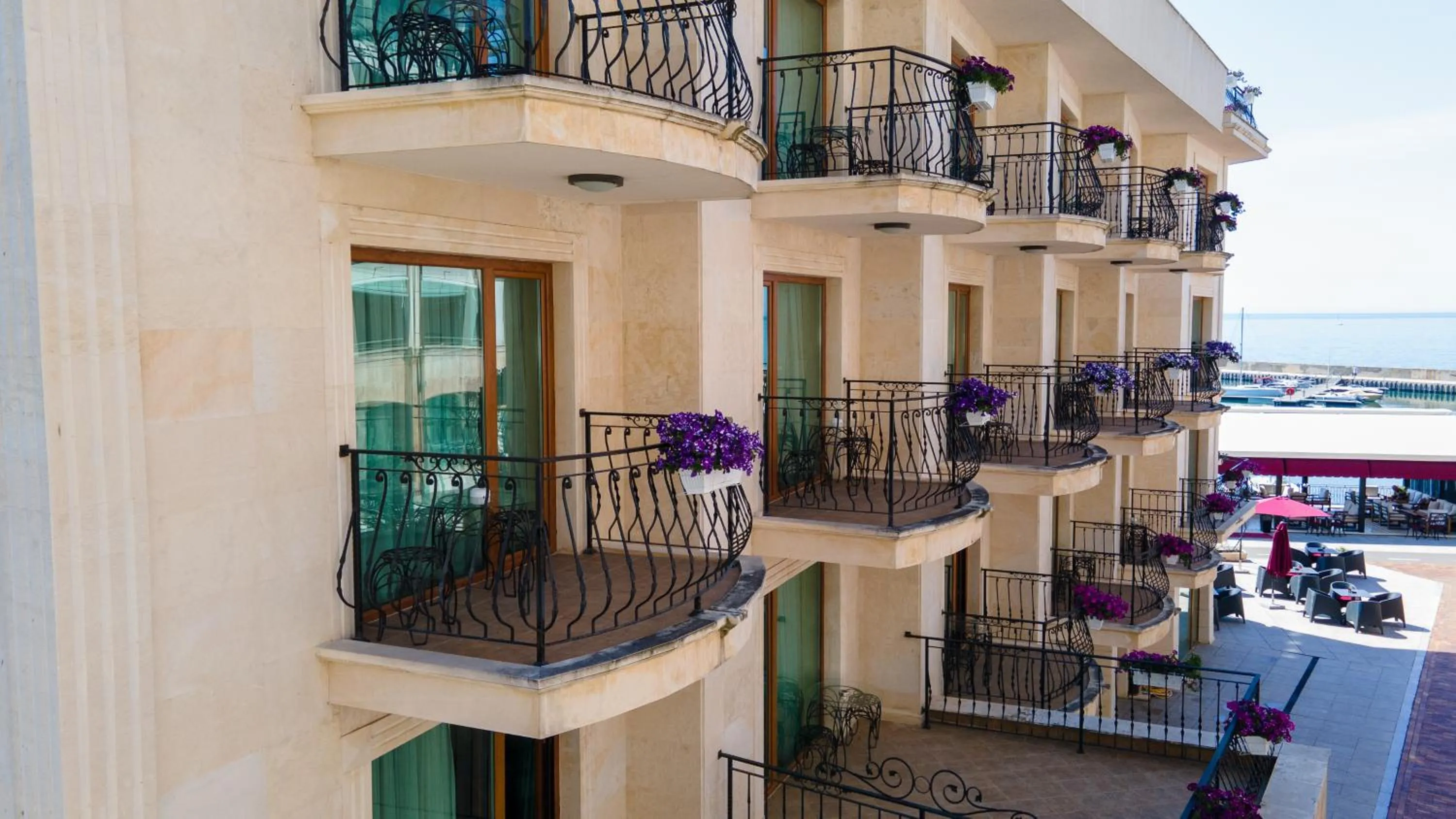 Balcony/Terrace in Hotel Mistral