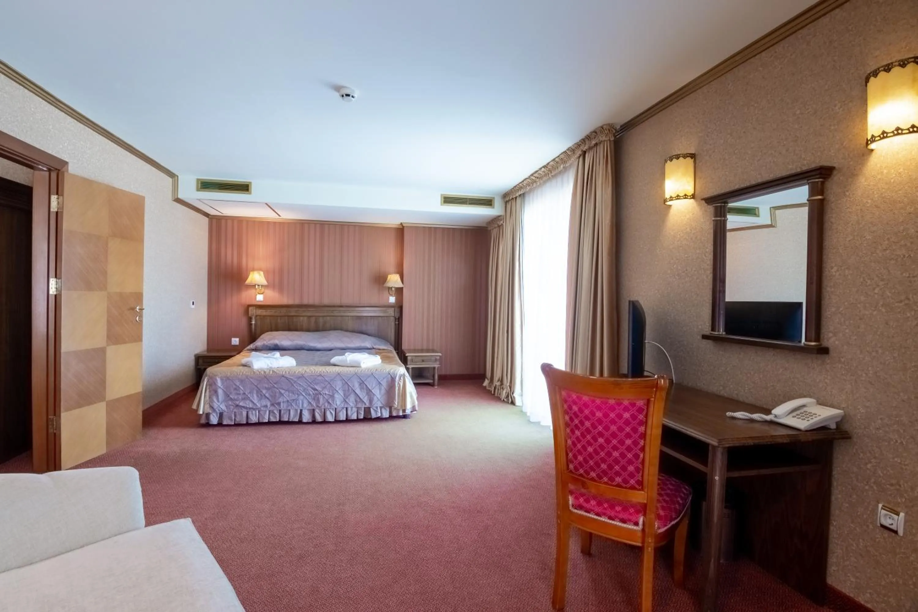 Bedroom, Bed in Hotel Mistral