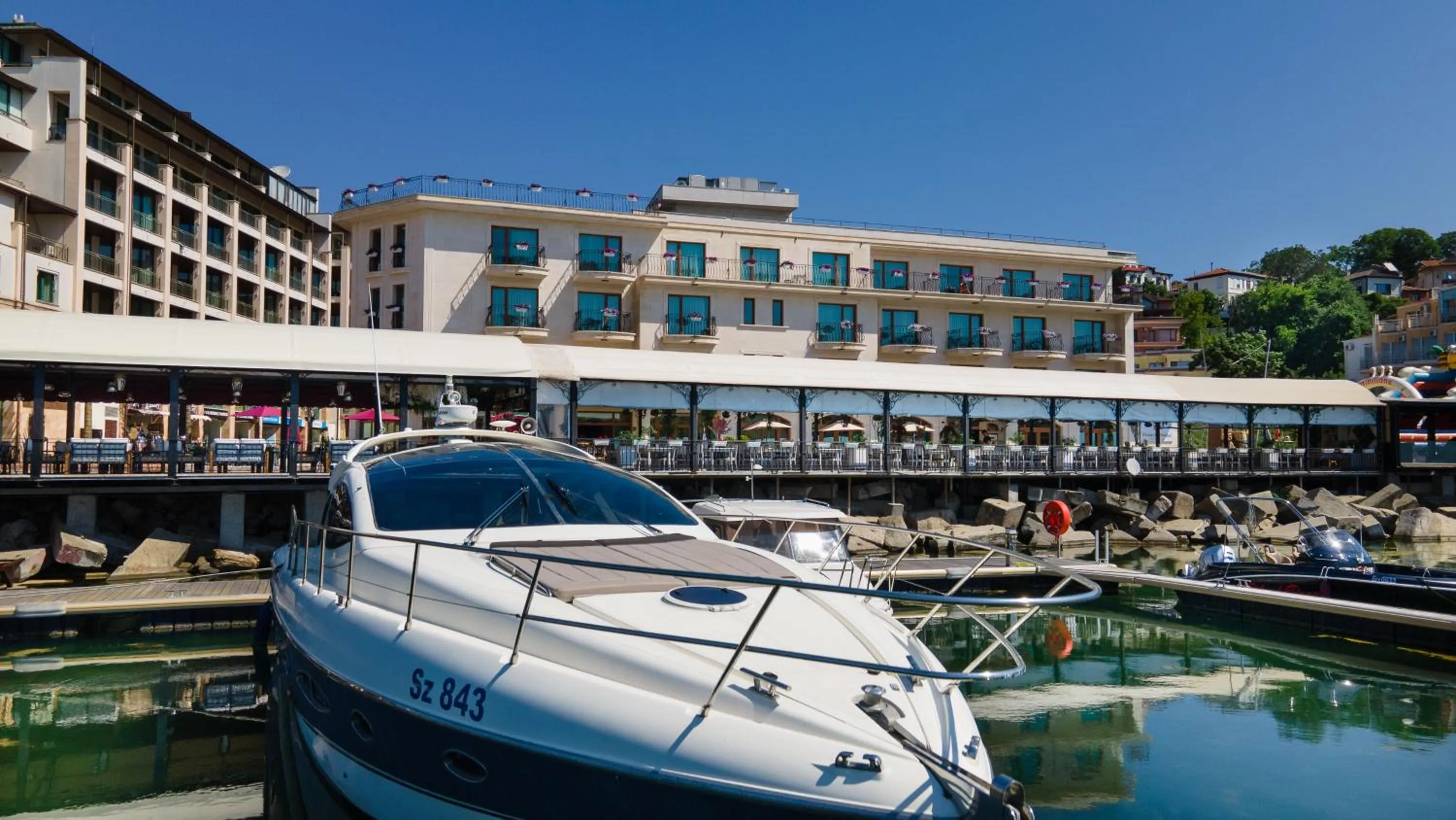 Property building in Hotel Mistral