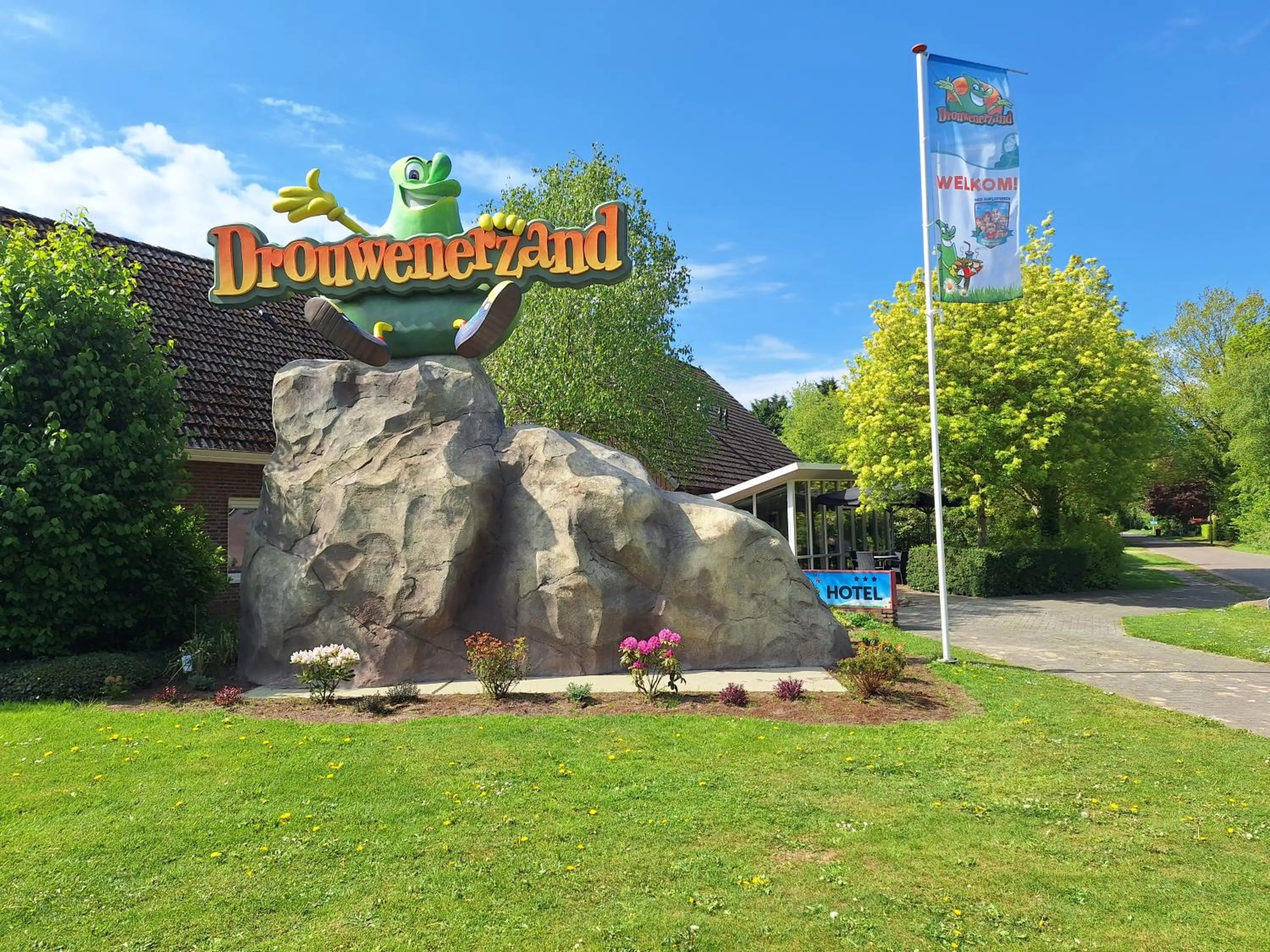 Property building in Drouwenerzand Hotel