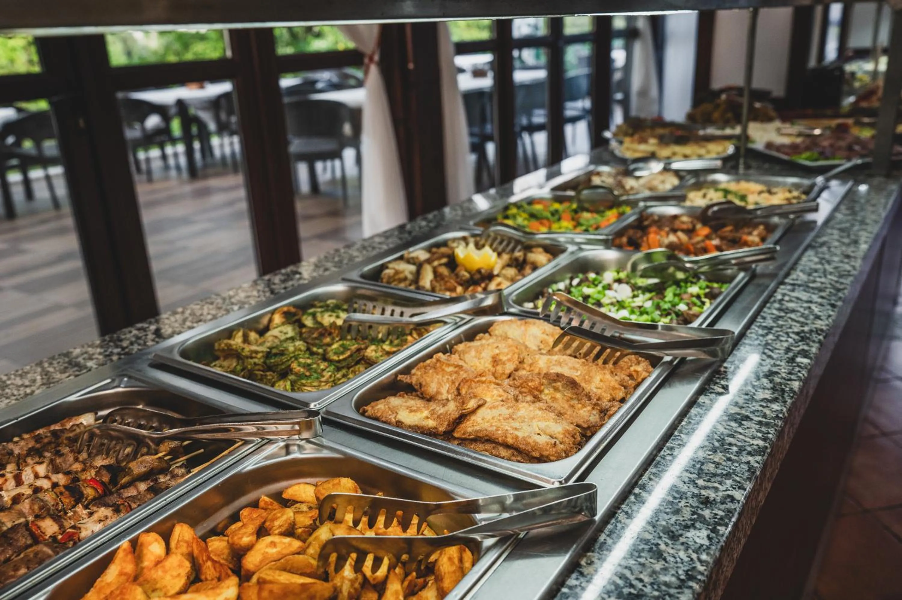 Restaurant/places to eat in SPA Hotel Ismena