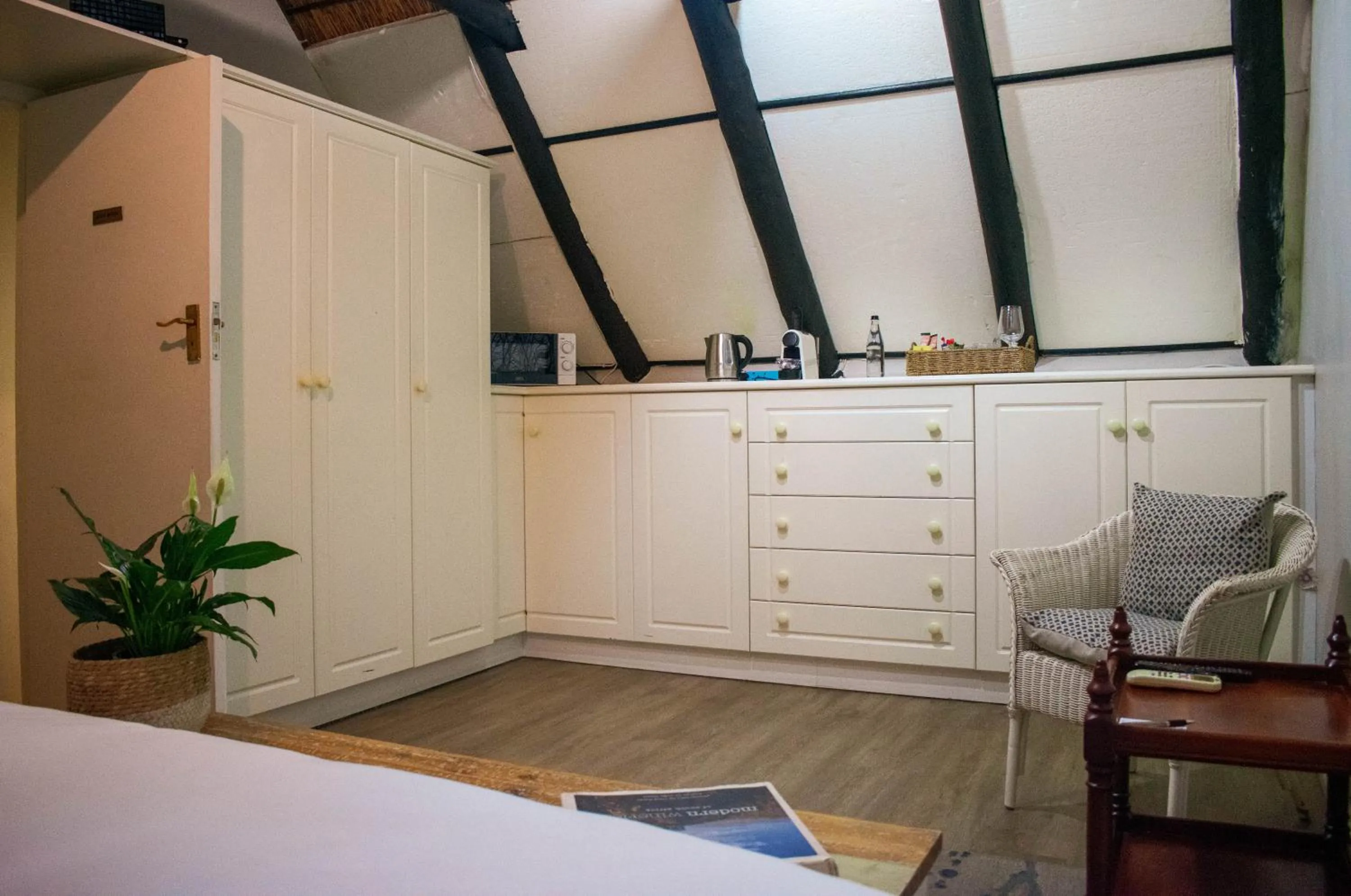 Bedroom, Bed in Van der Stel Manor