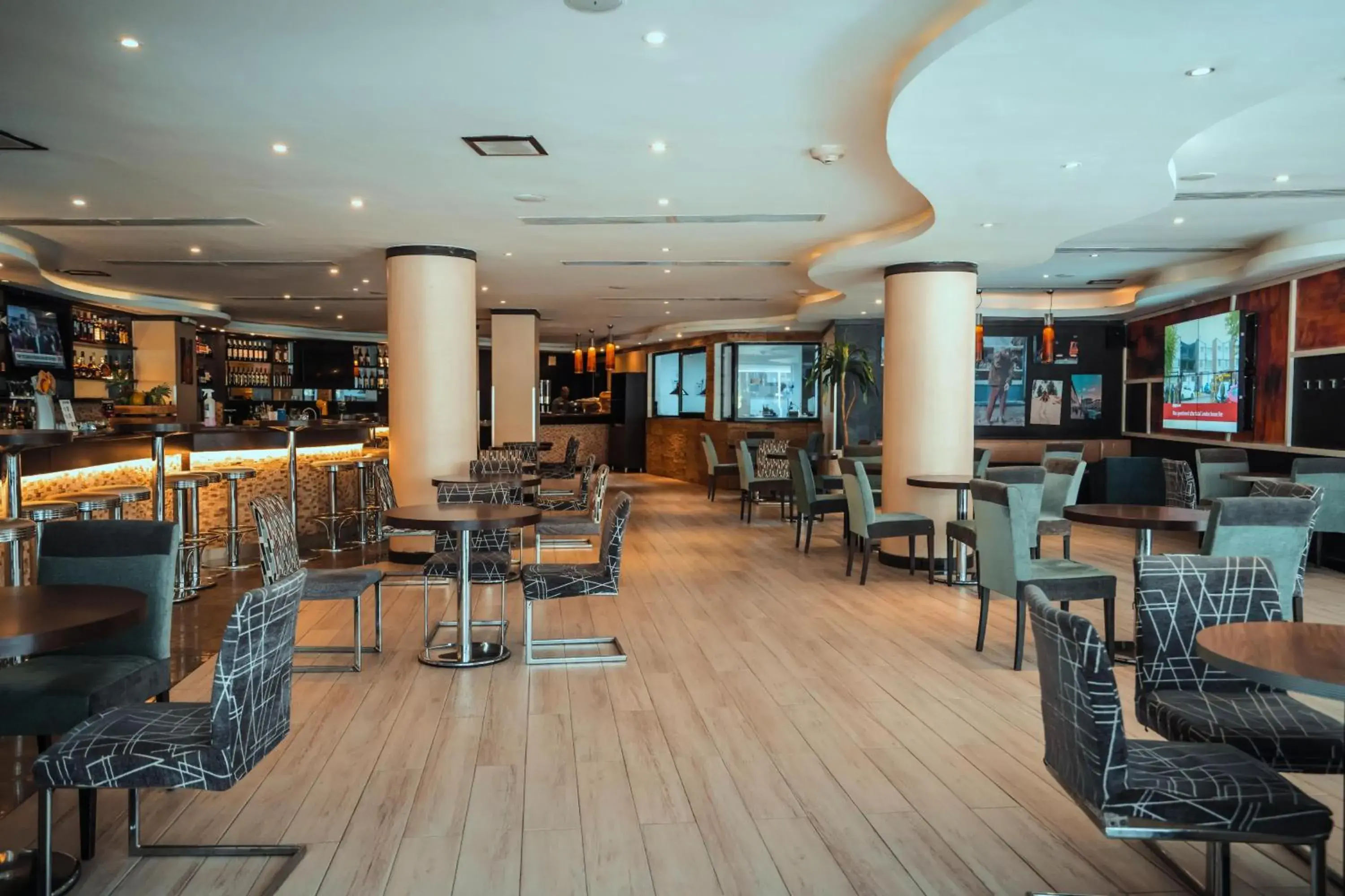 Lounge or bar in Best Western Plus Addis Ababa Lounge or bar in Best Western Plus Addis Ababa