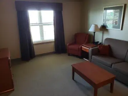 Living room in Clarion Hotel & Suites Williston Living room in Clarion Hotel & Suites Williston