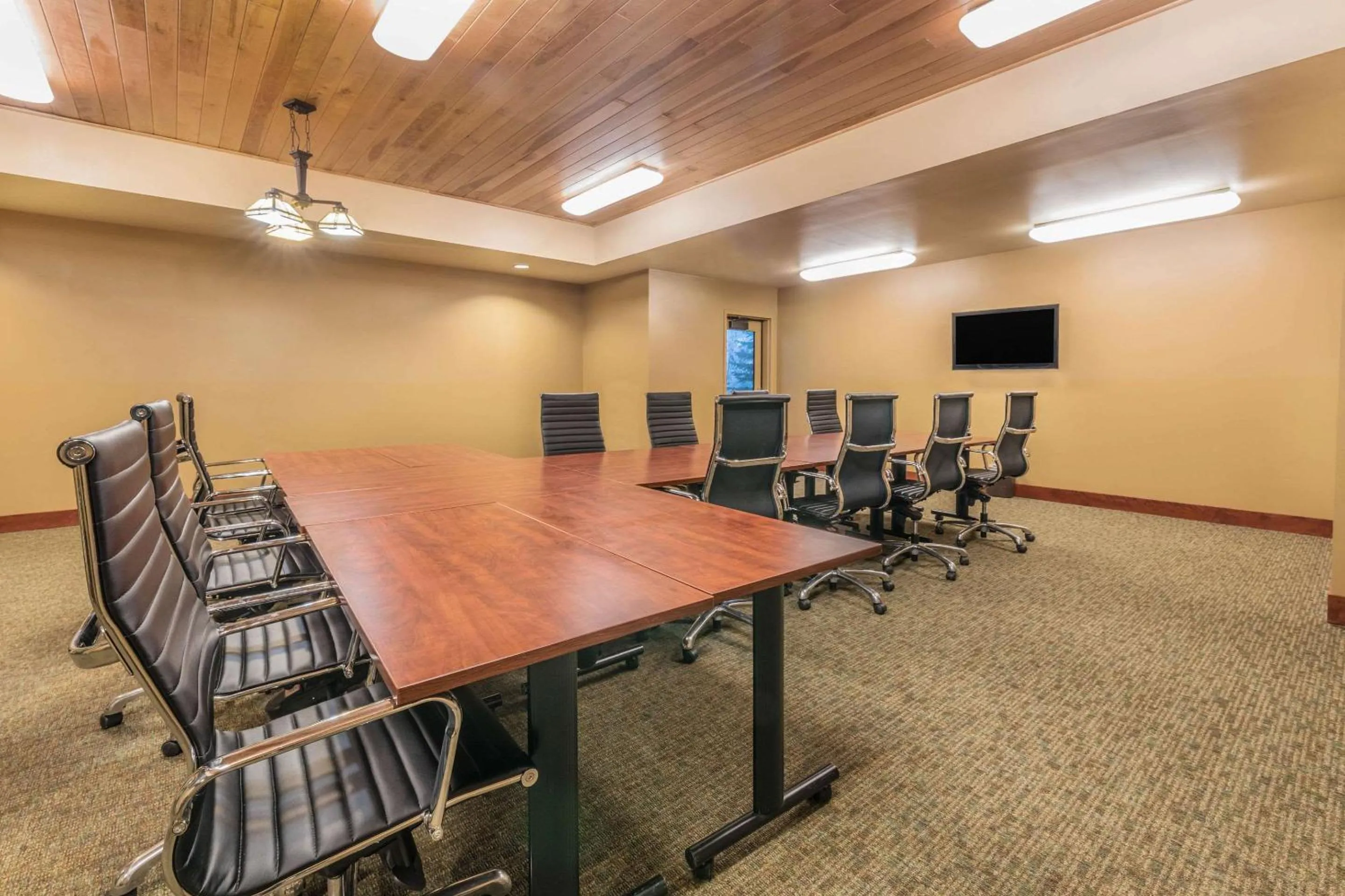 Business facilities in Clarion Hotel & Suites Williston