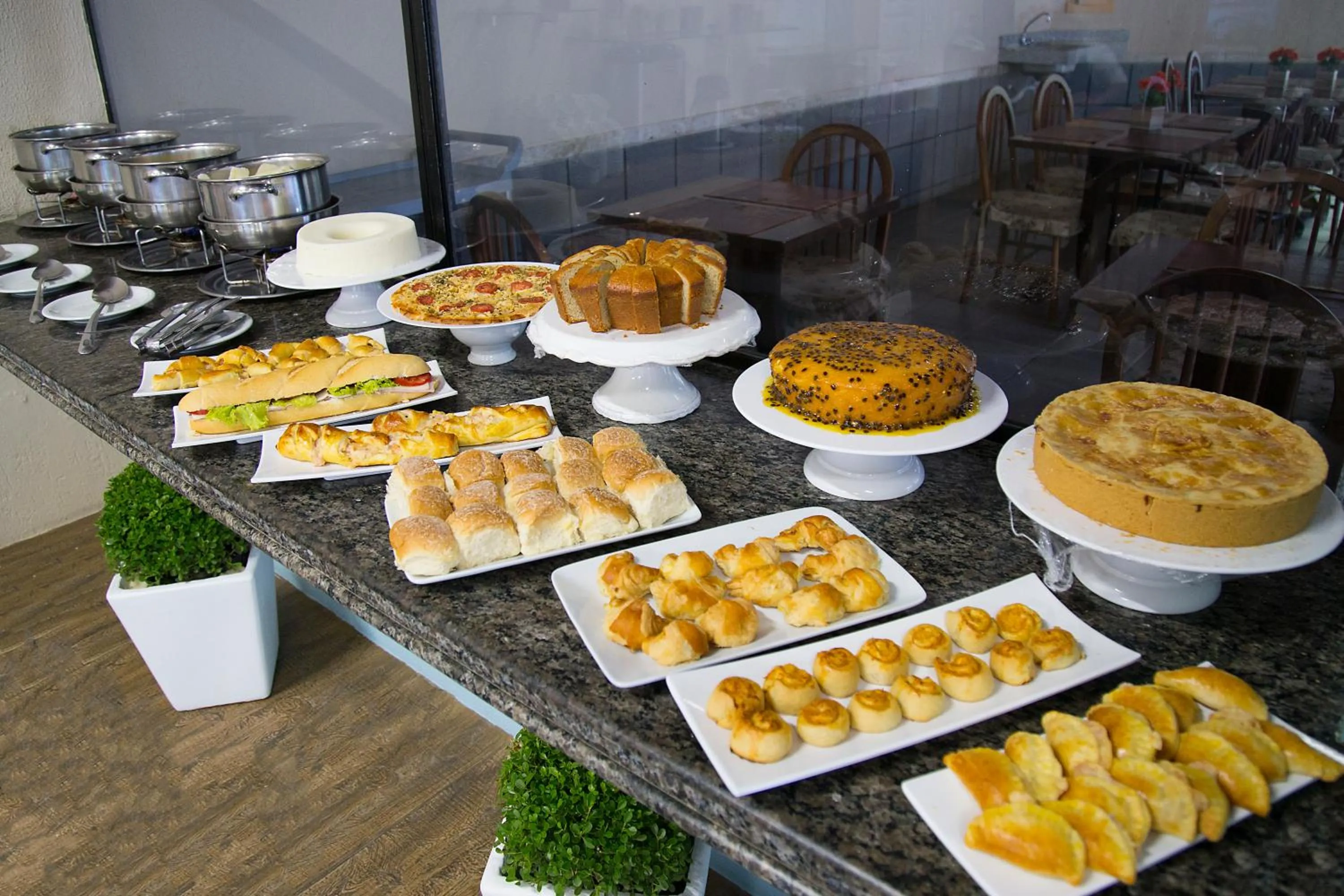 Buffet breakfast in Hotel Parque das Aguas