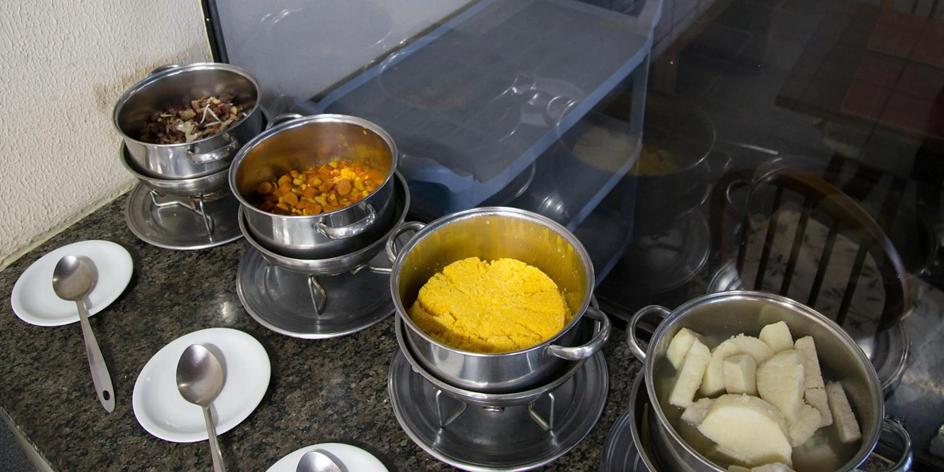 Buffet breakfast in Hotel Parque das Aguas