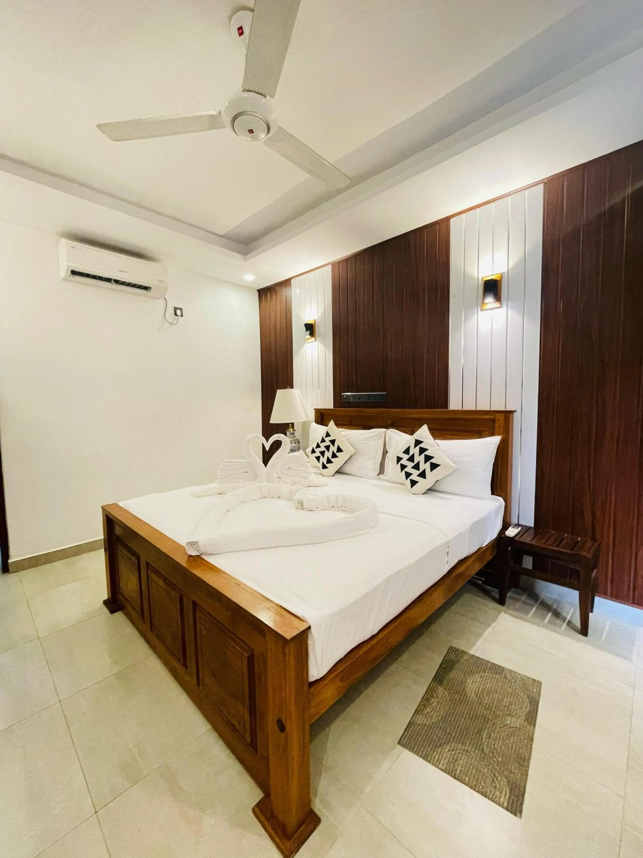 Deluxe Double Room with Sea View in NN Beach Resort Nilaveli