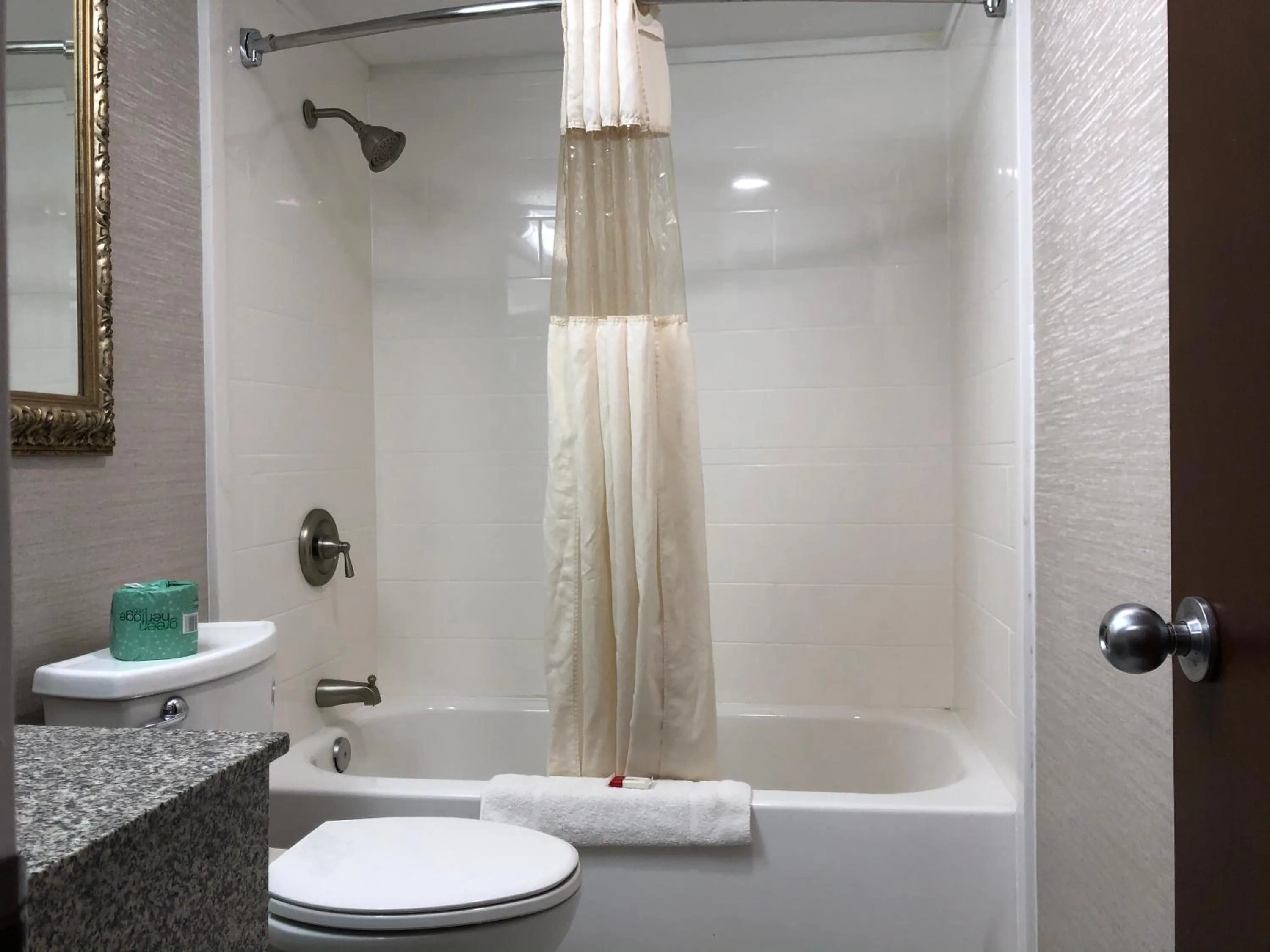 Bathroom in Quality Inn