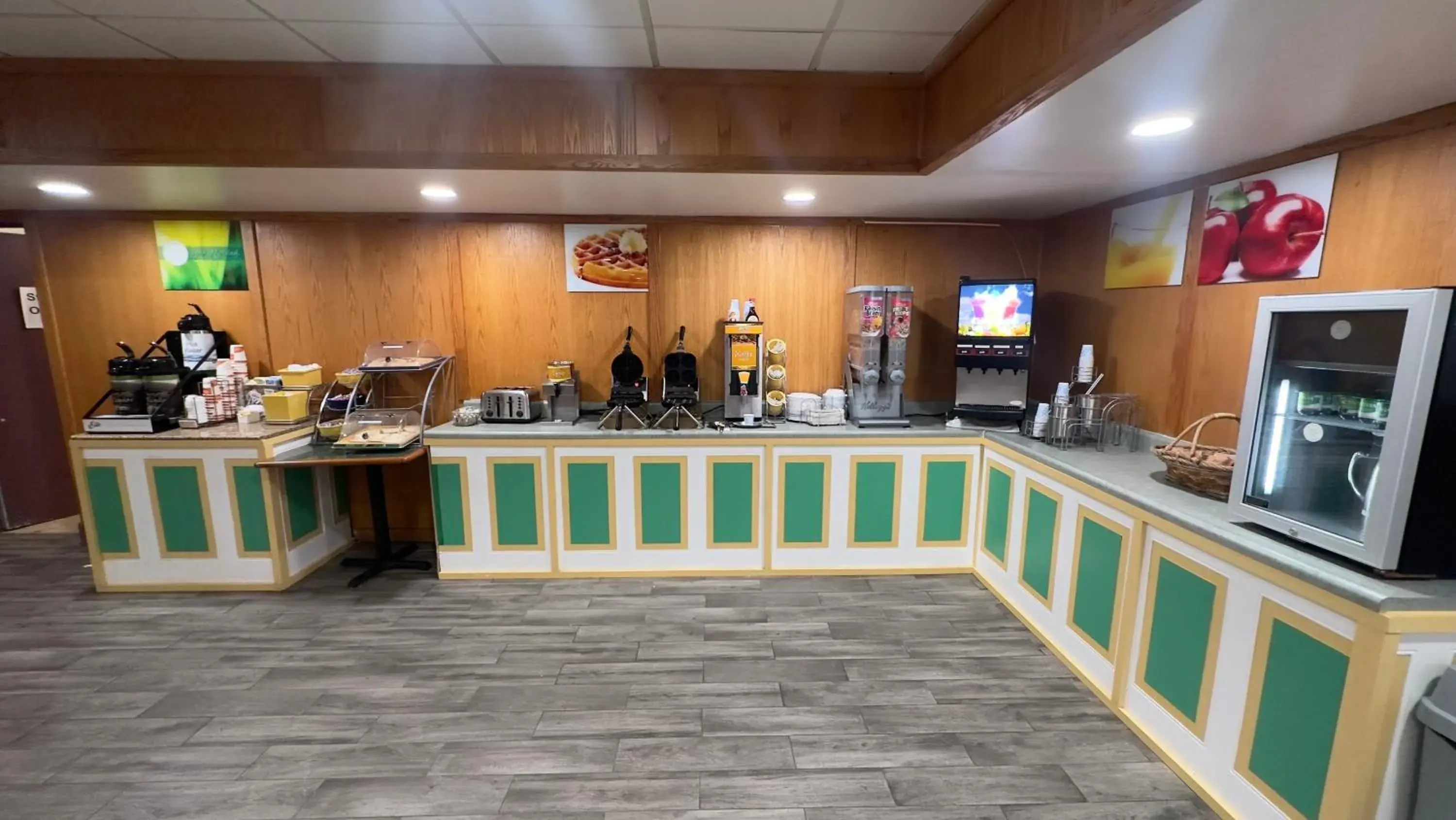 Breakfast in Quality Inn Breakfast in Quality Inn