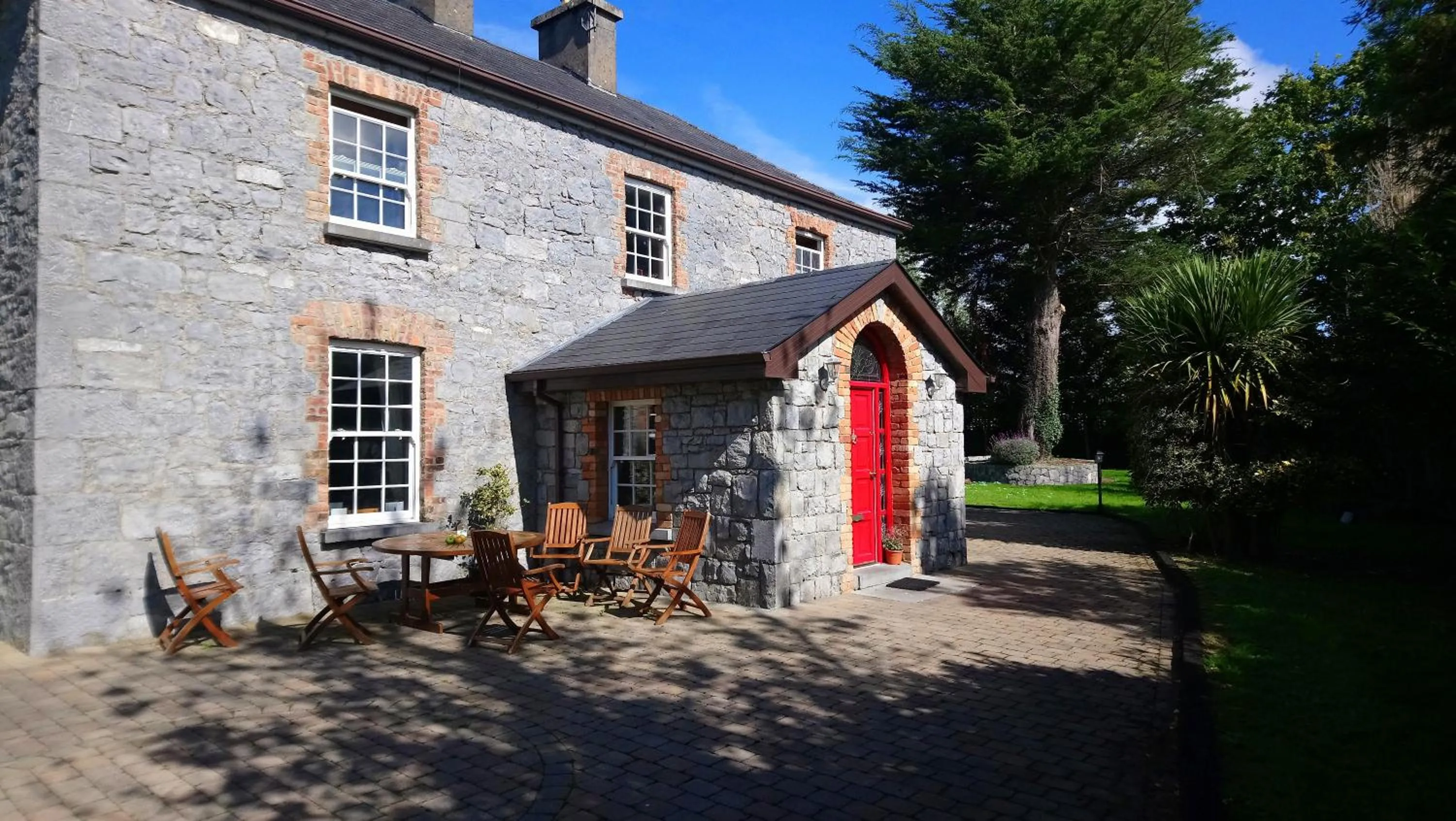 Facade/entrance in Knockaderry House
