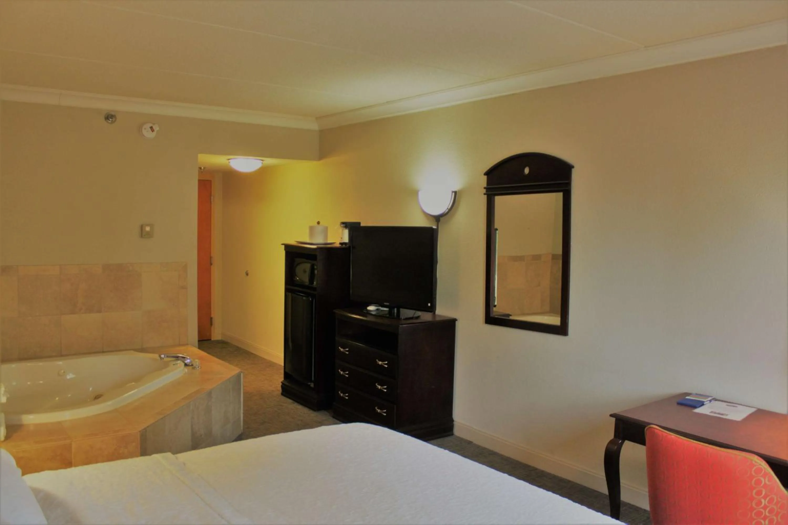 Bedroom, Bed in Hampton Inn Americus