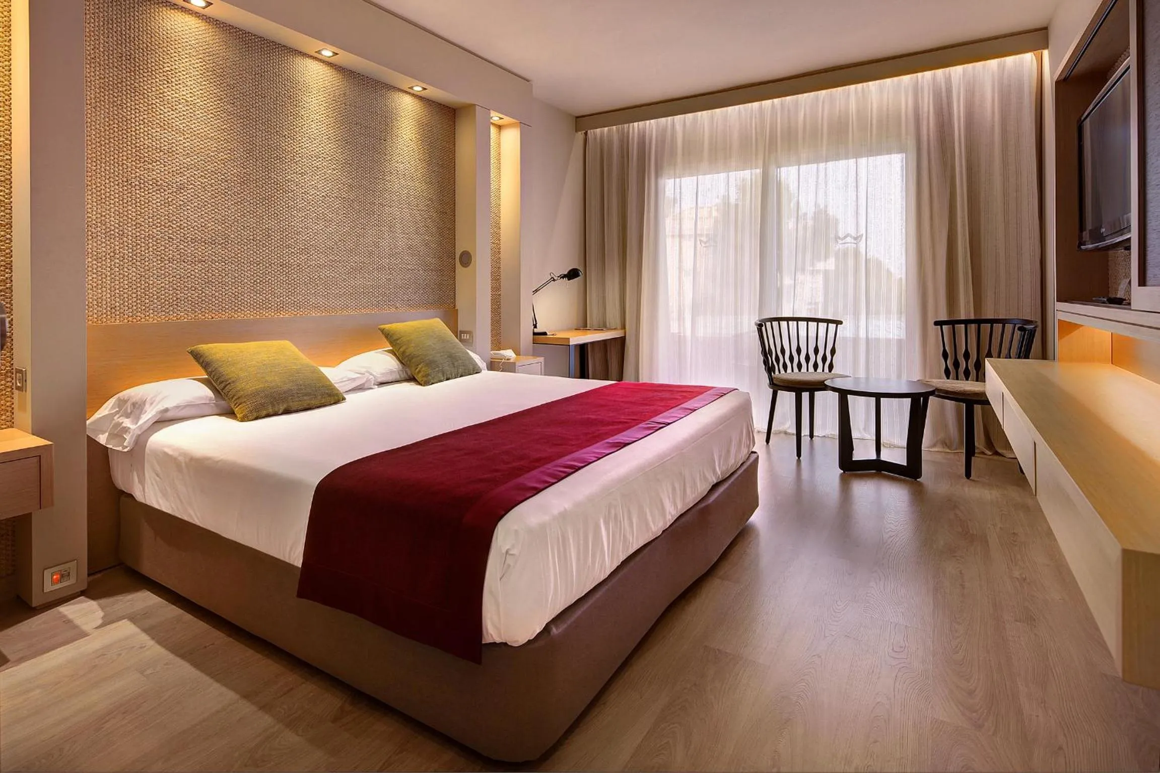 Balcony/Terrace, Bed in Palace Bonanza Playa Resort & SPA by Olivia Hotels Collection