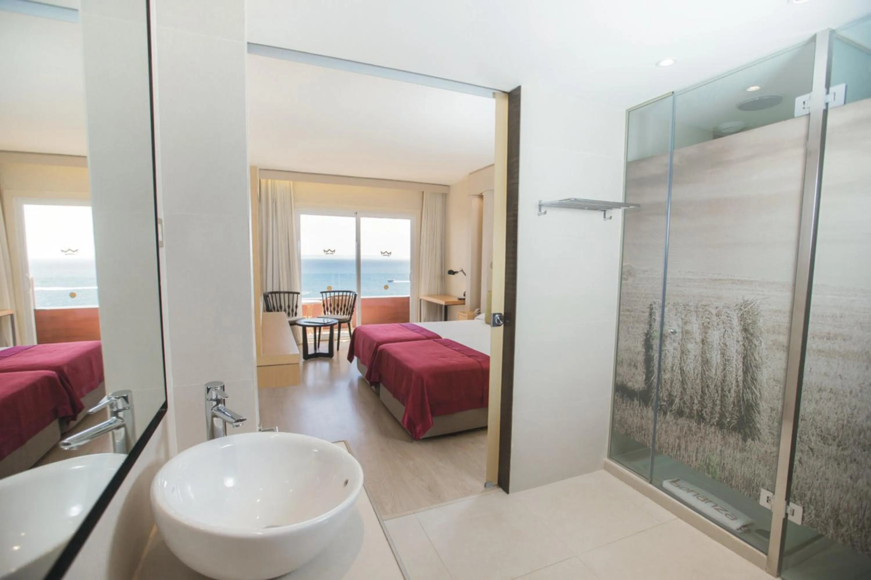 Shower in Palace Bonanza Playa Resort & SPA by Olivia Hotels Collection