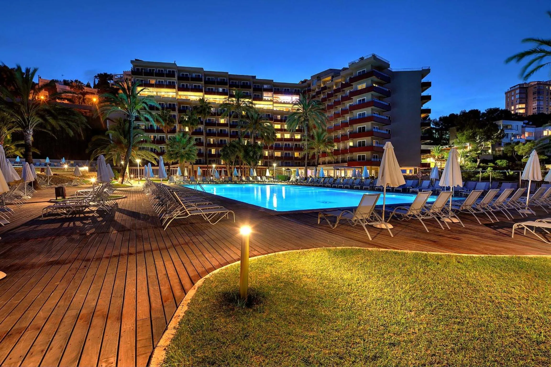 Swimming pool in Palace Bonanza Playa Resort & SPA by Olivia Hotels Collection