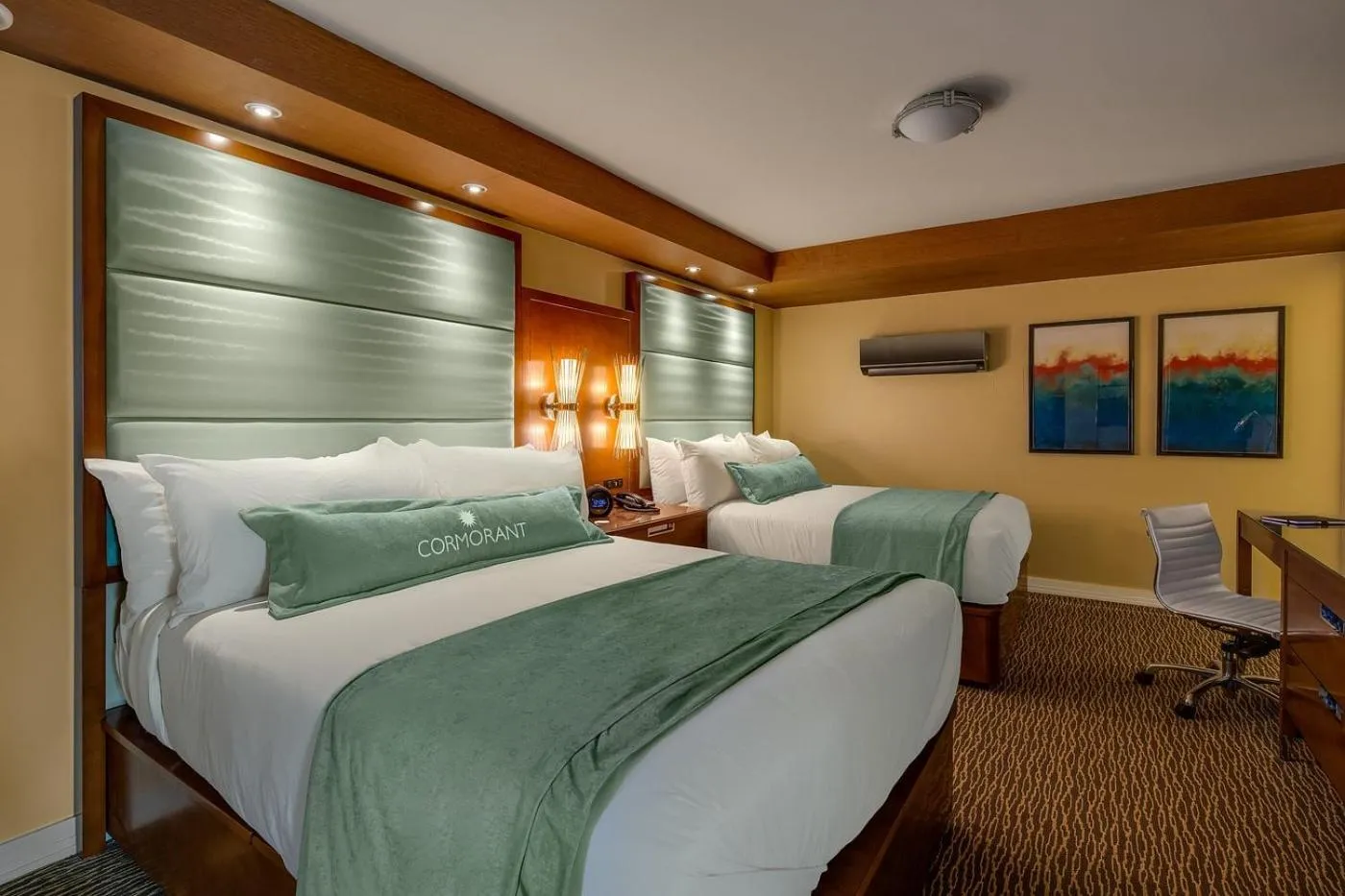 Bedroom, Bed in Cormorant Boutique Hotel