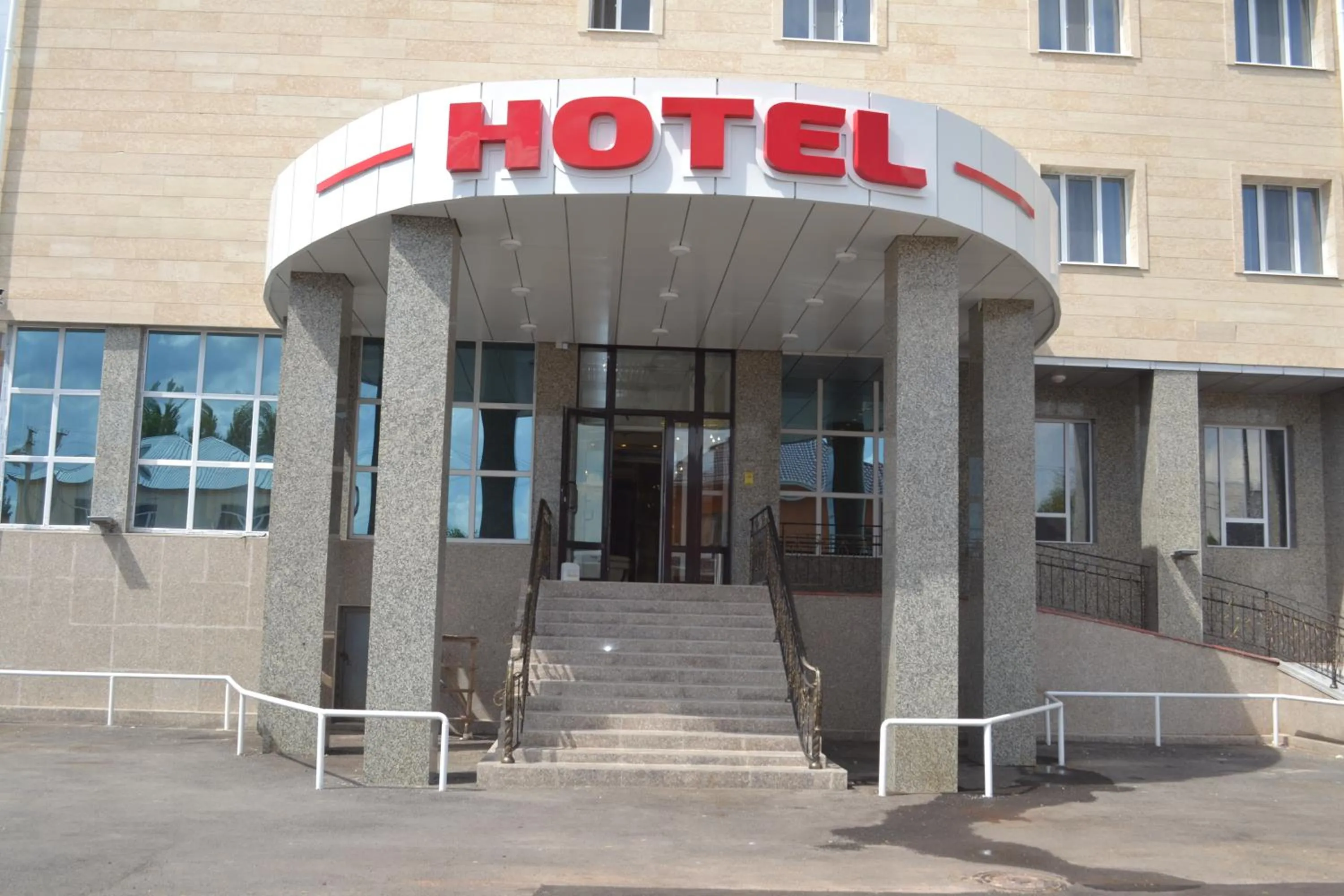 Facade/entrance in Hotel Alash