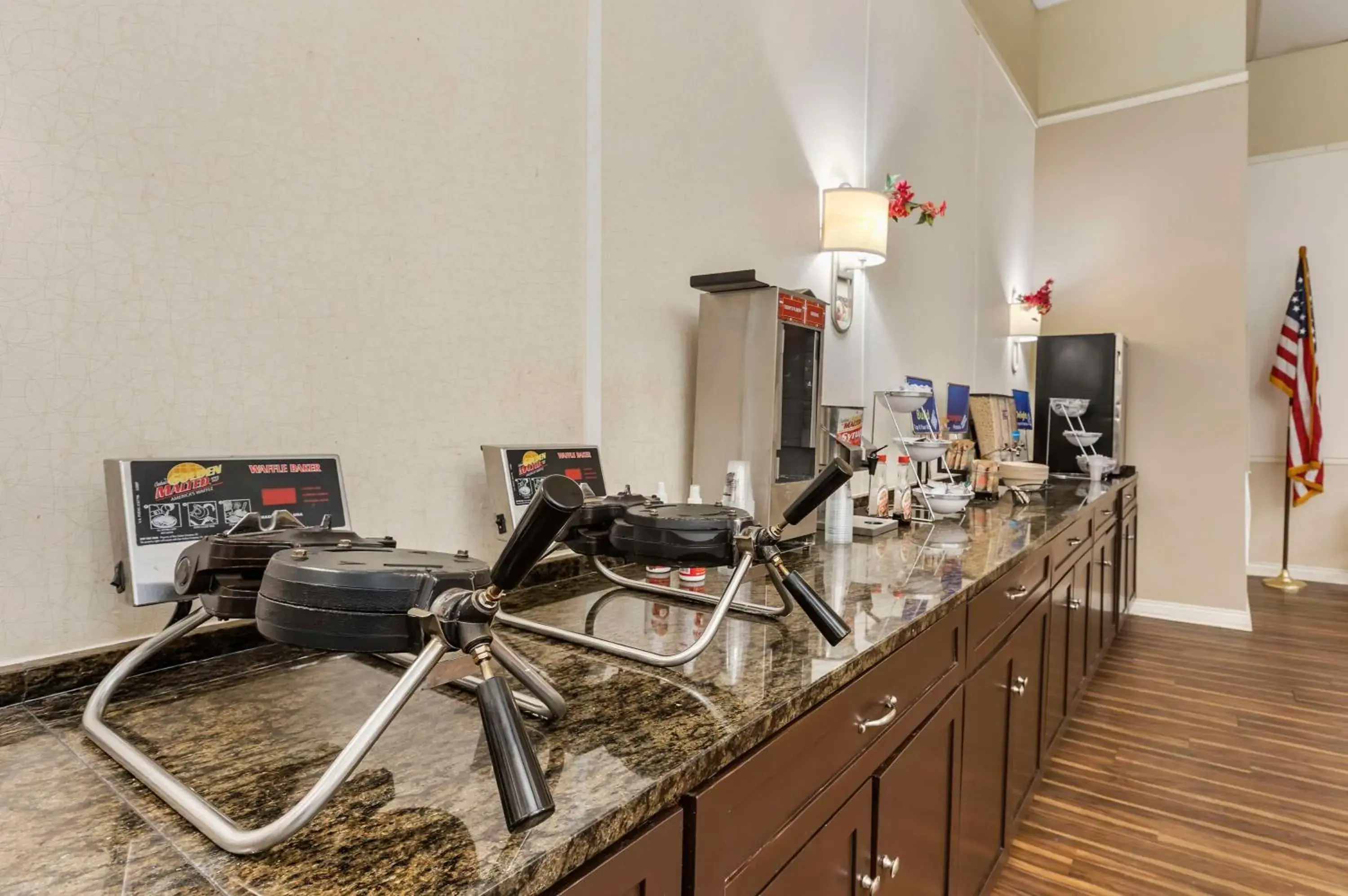 Breakfast in Best Western Watertown/Fort Drum Breakfast in Best Western Watertown/Fort Drum