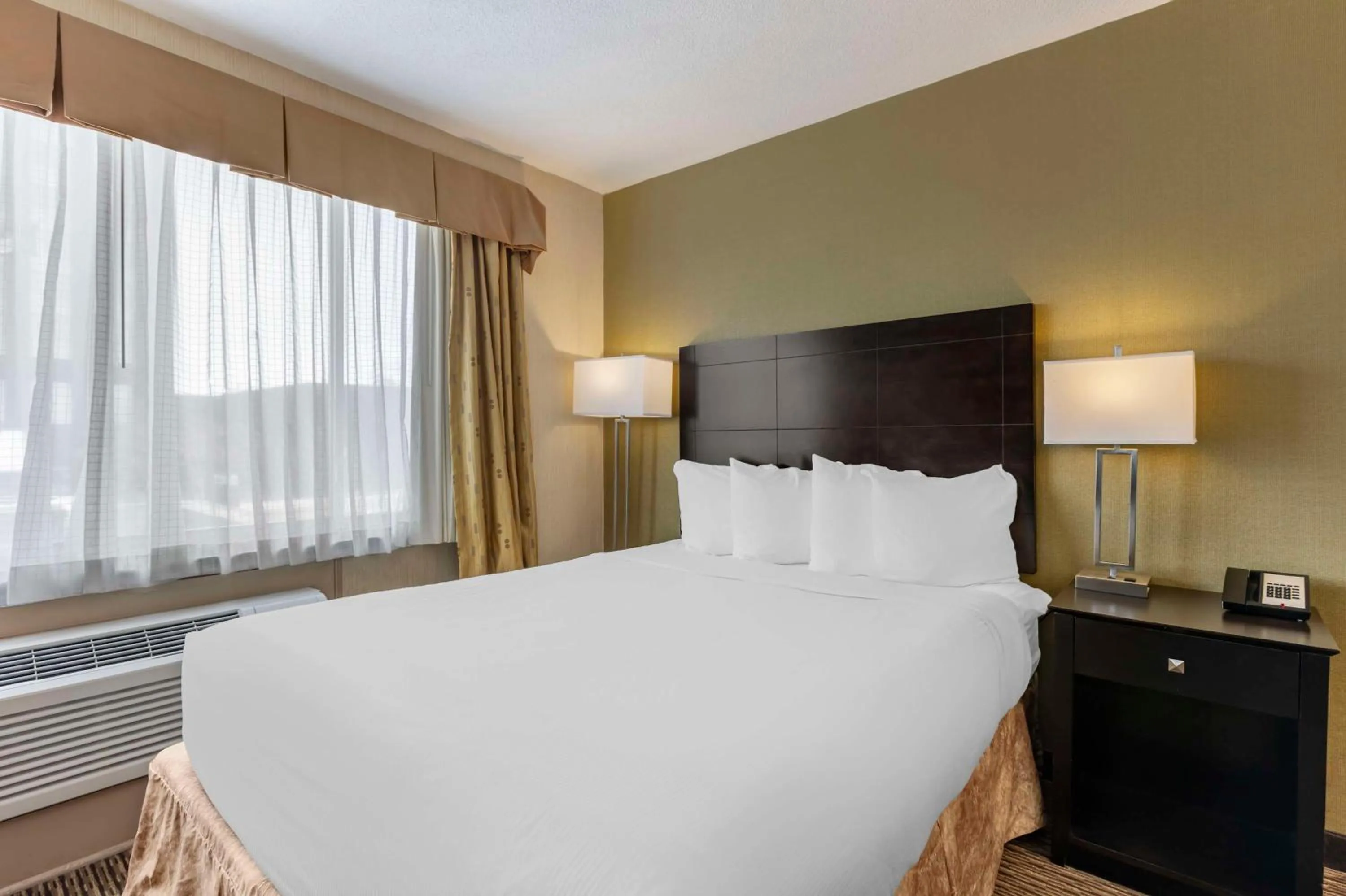 Bedroom, Bed in Best Western Watertown/Fort Drum