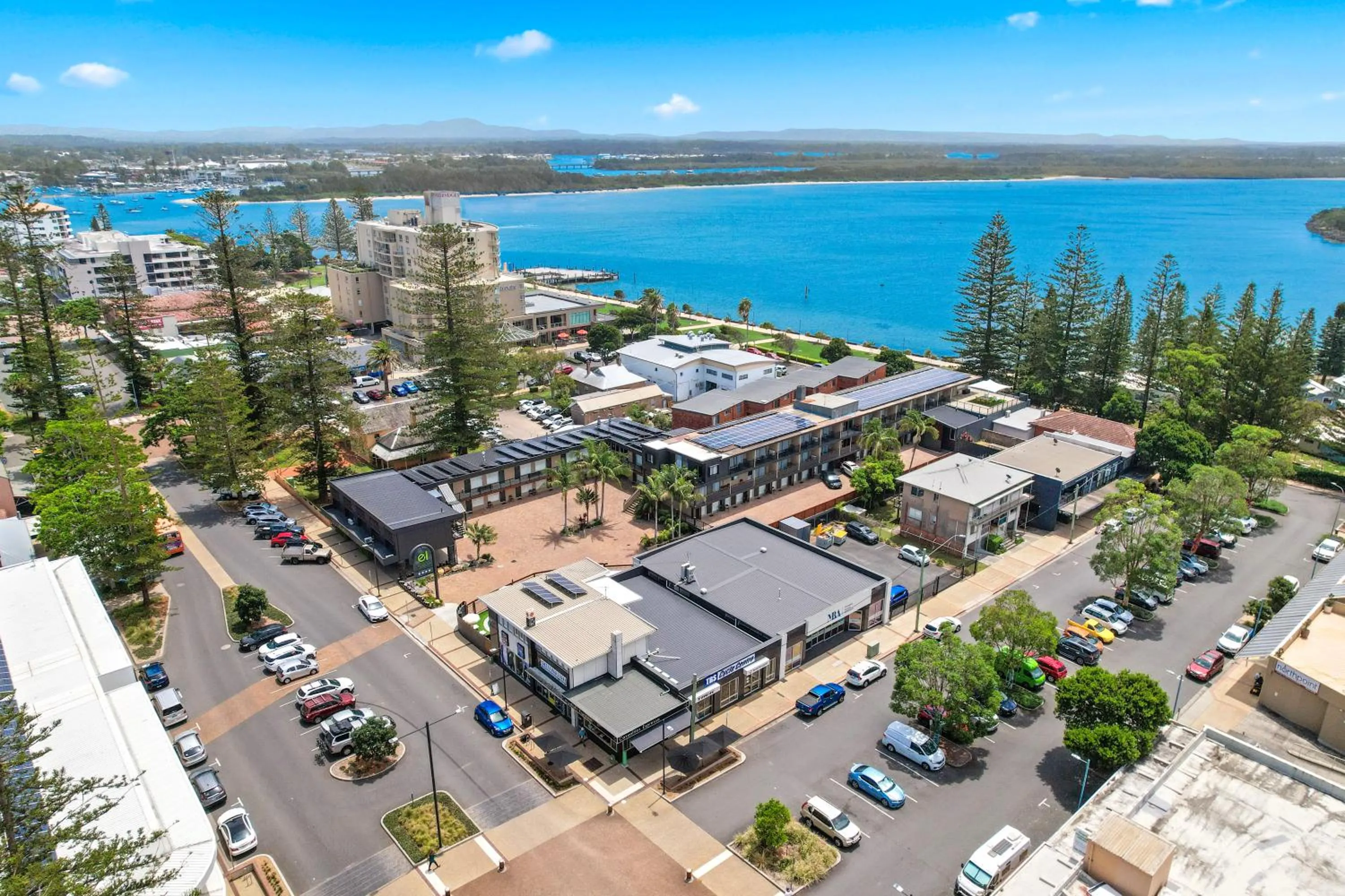 Property building in El Motor Inn