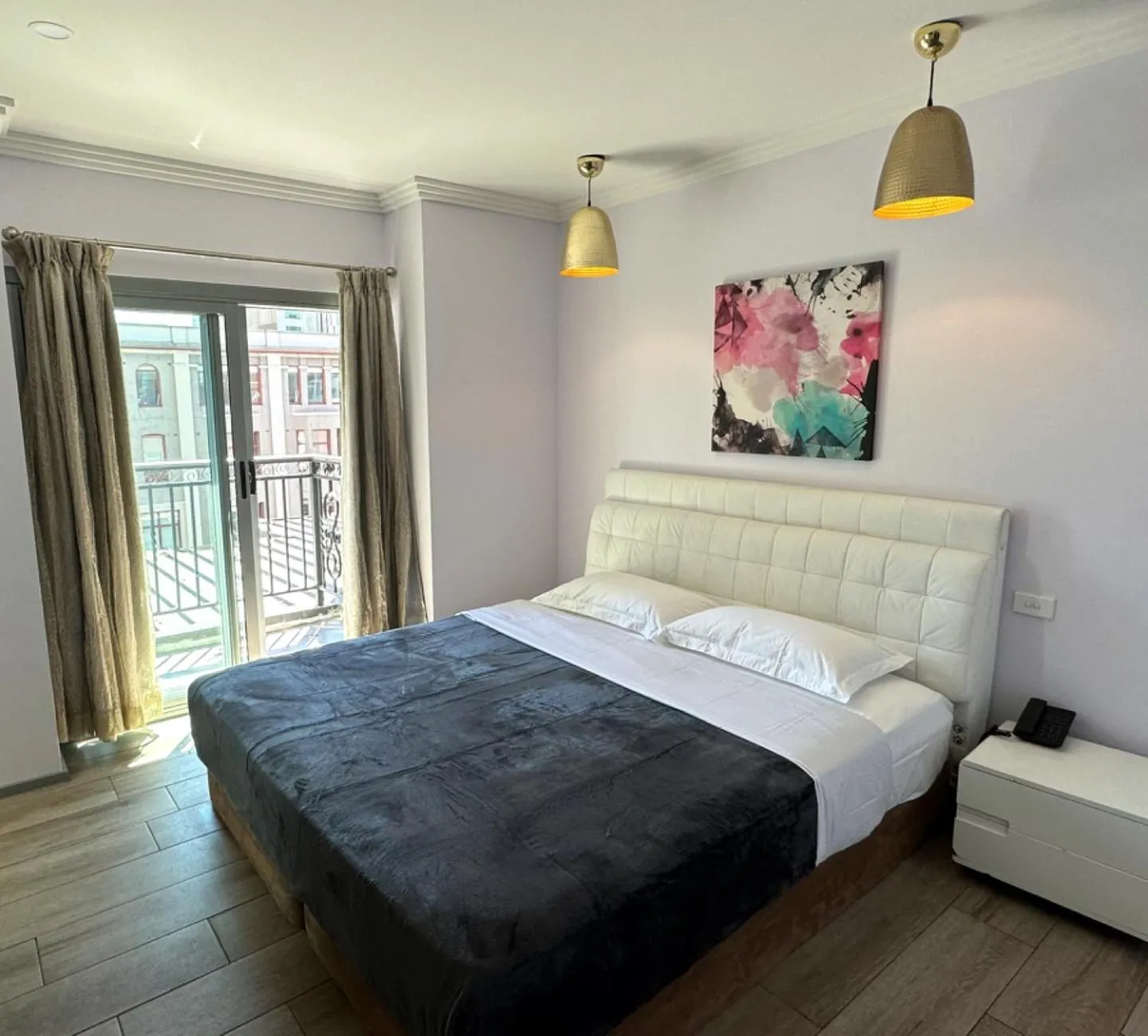 Bed in Sydney RiseOn Hotel