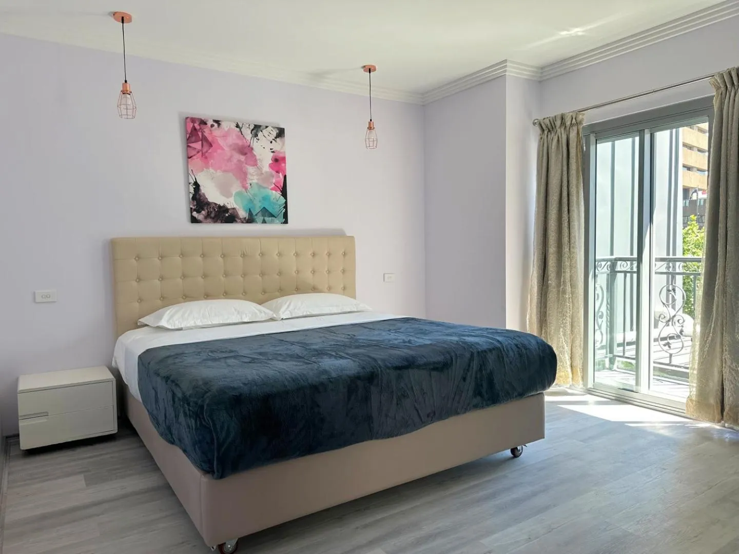 Bed in Sydney RiseOn Hotel