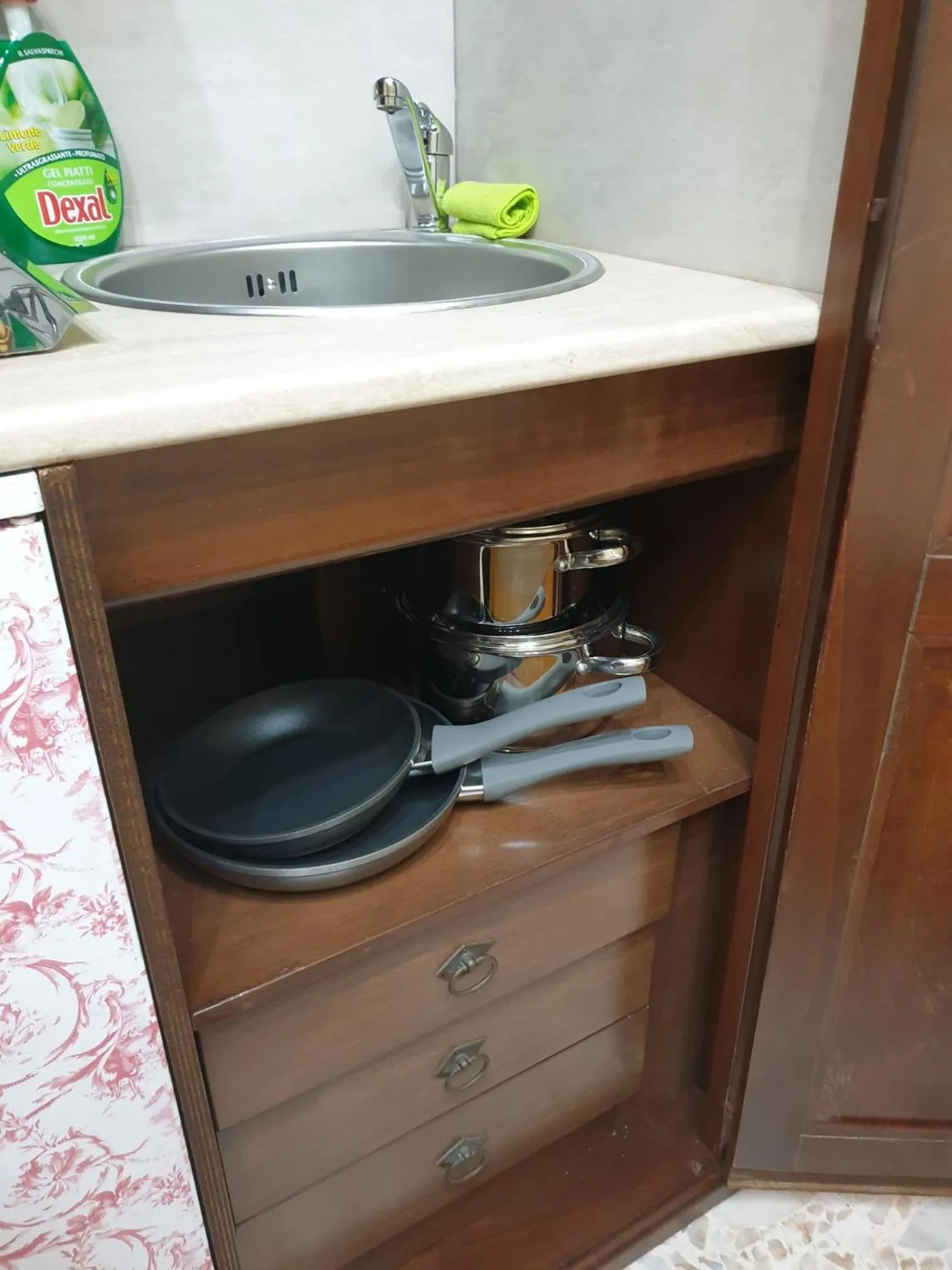 Kitchen or kitchenette in Lussuoso B&B