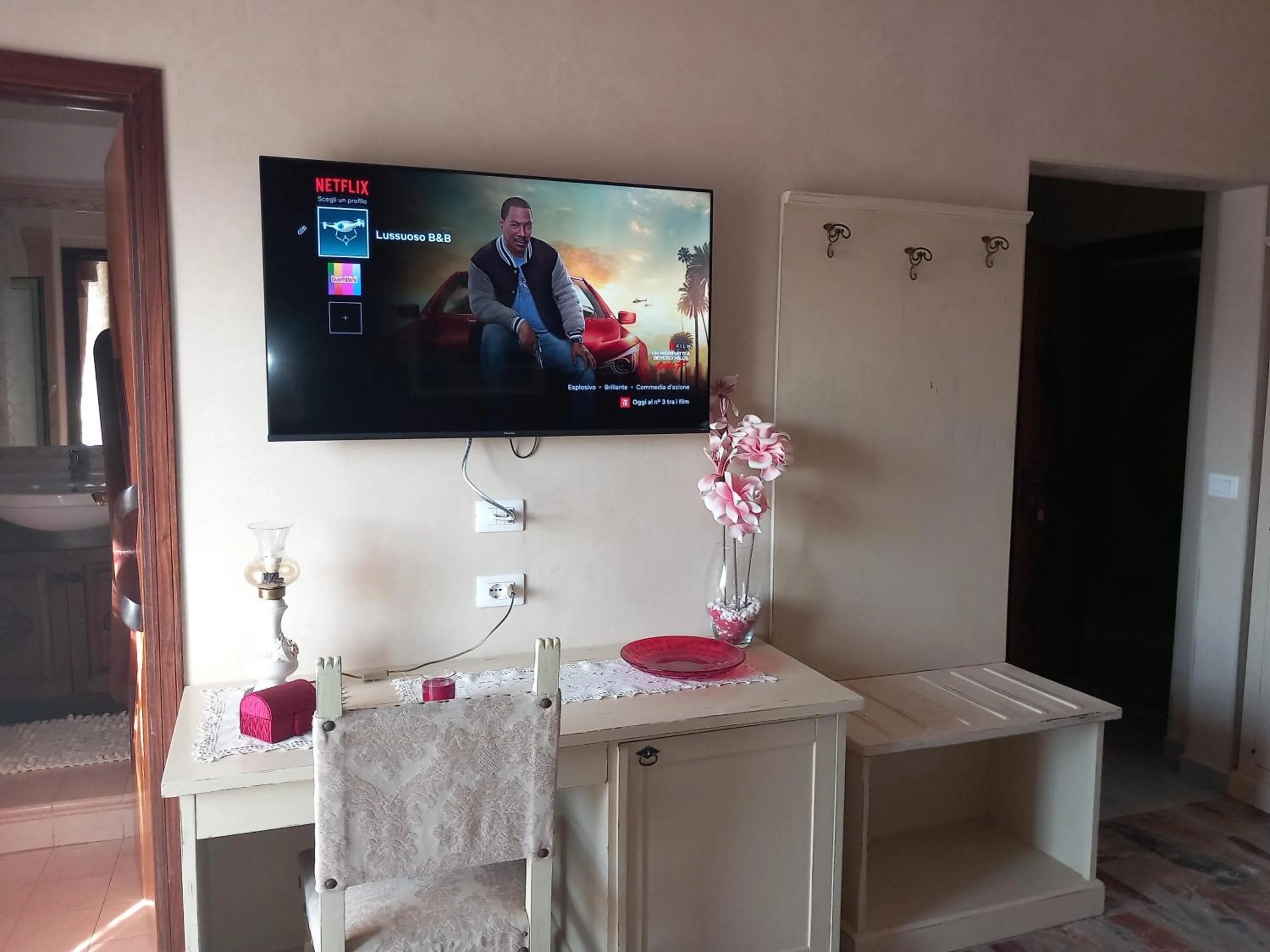 TV and multimedia in Lussuoso B&B