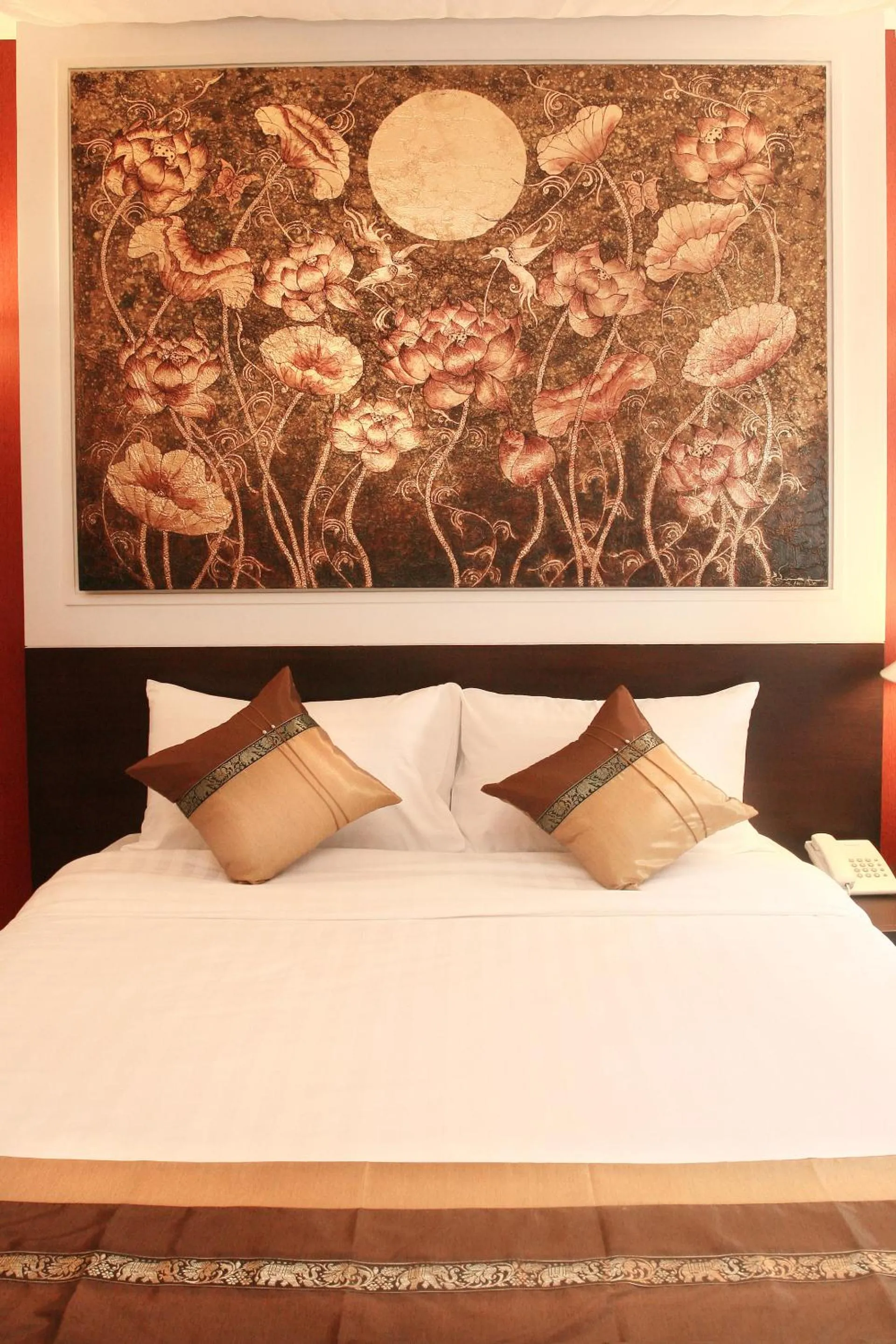 Photo of the whole room, Bed in Mirth Sathorn Hotel