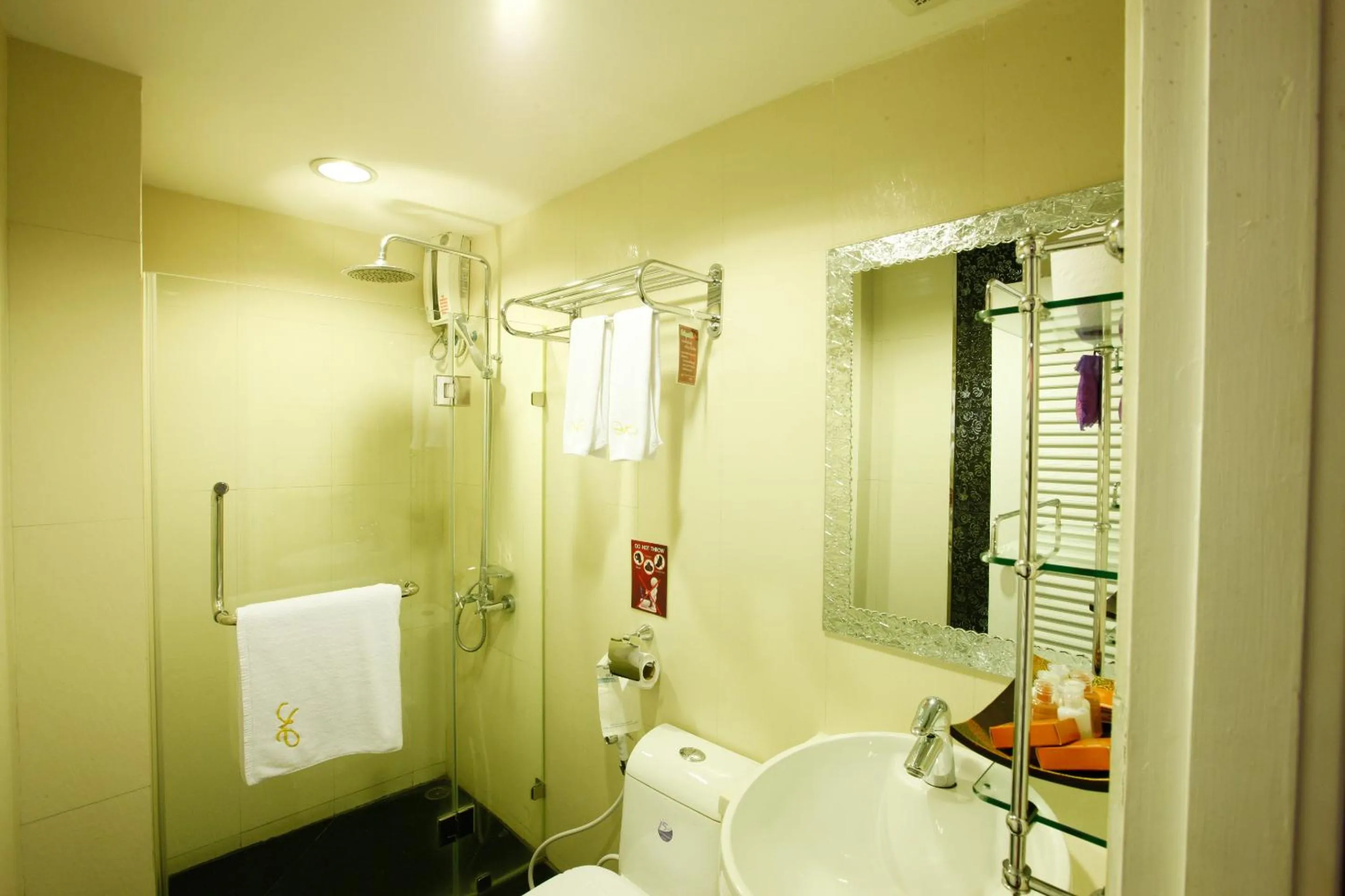 Bathroom in Mirth Sathorn Hotel