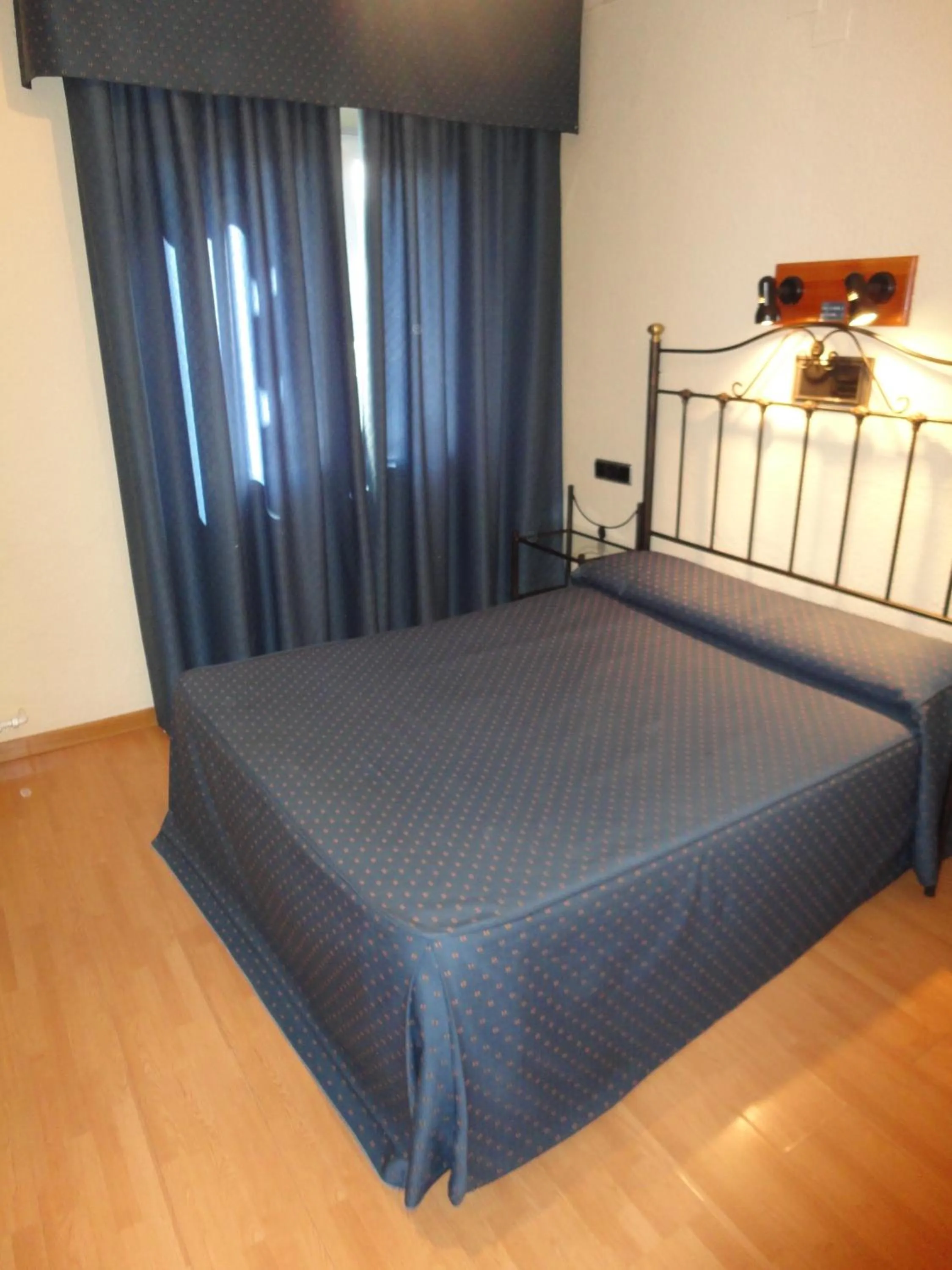 Photo of the whole room, Bed in Hotel Nevasur