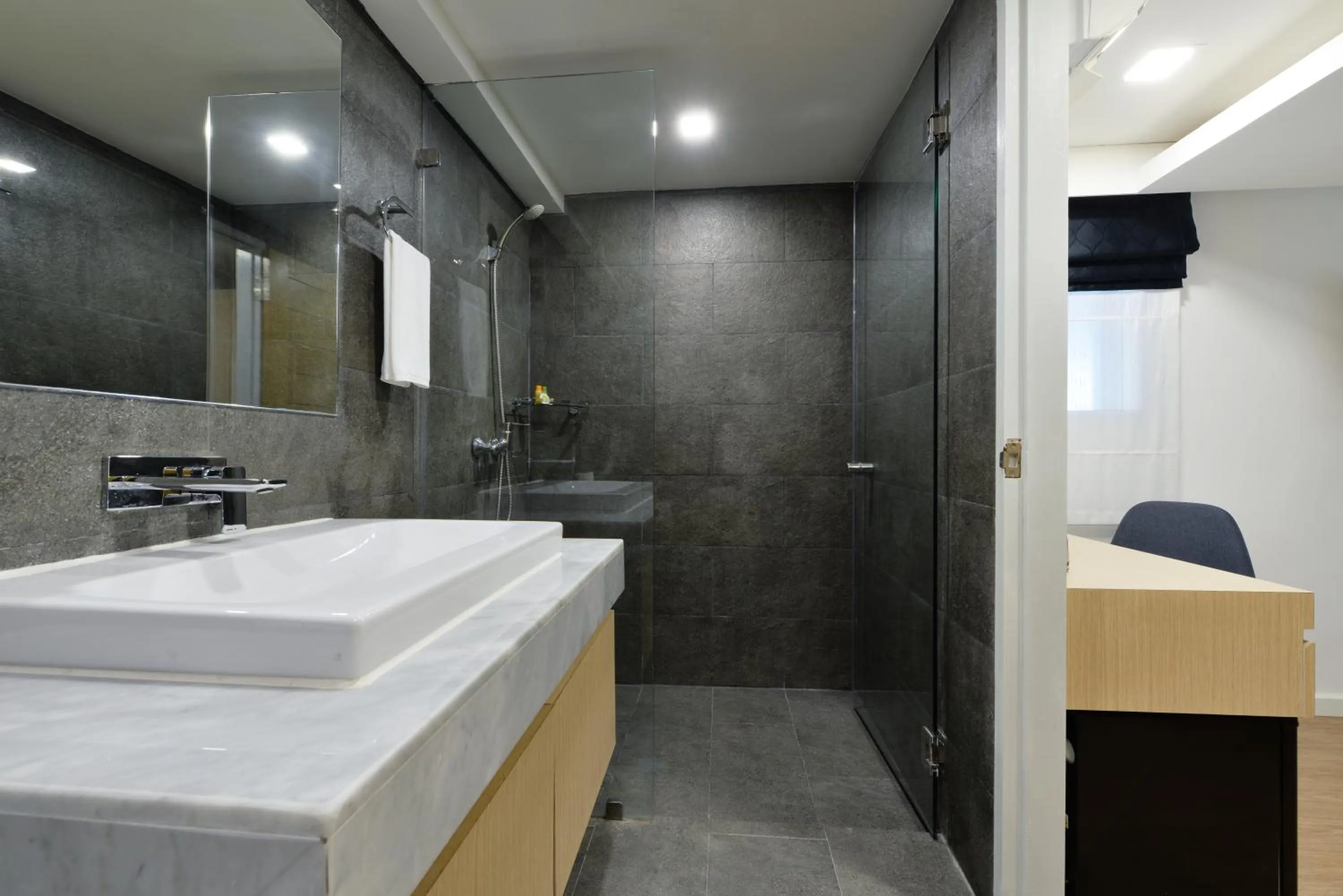 Bathroom in iCheck inn Sukhumvit 19