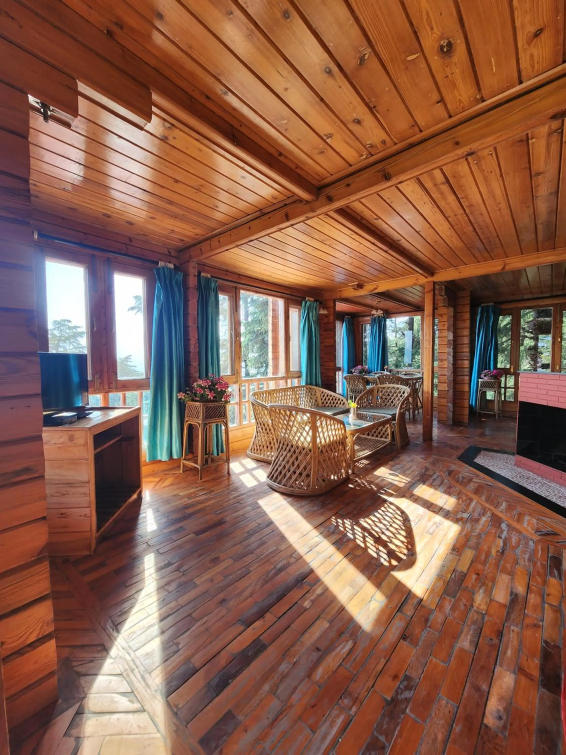 Living room in The Chalets Naldehra